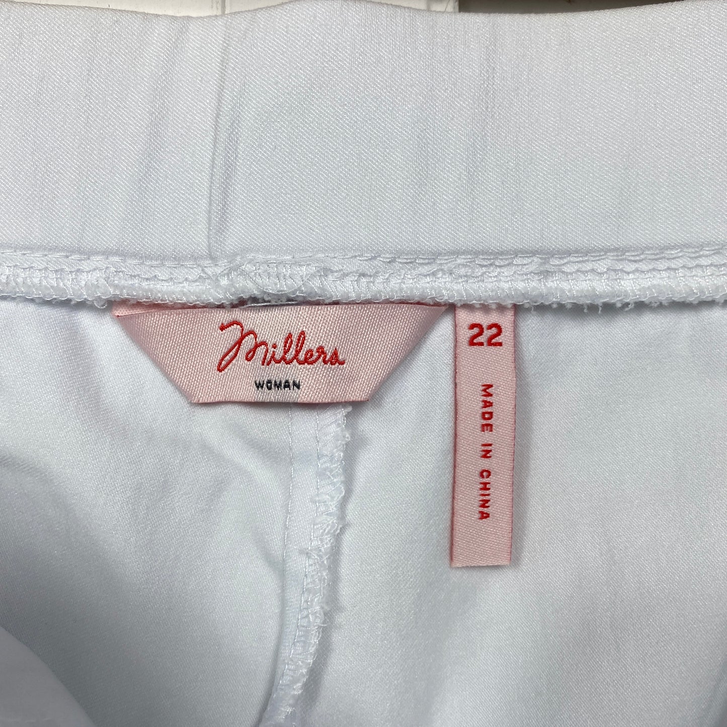 Millers Shorts Size 22 Plus White Pull On Viscose Blend