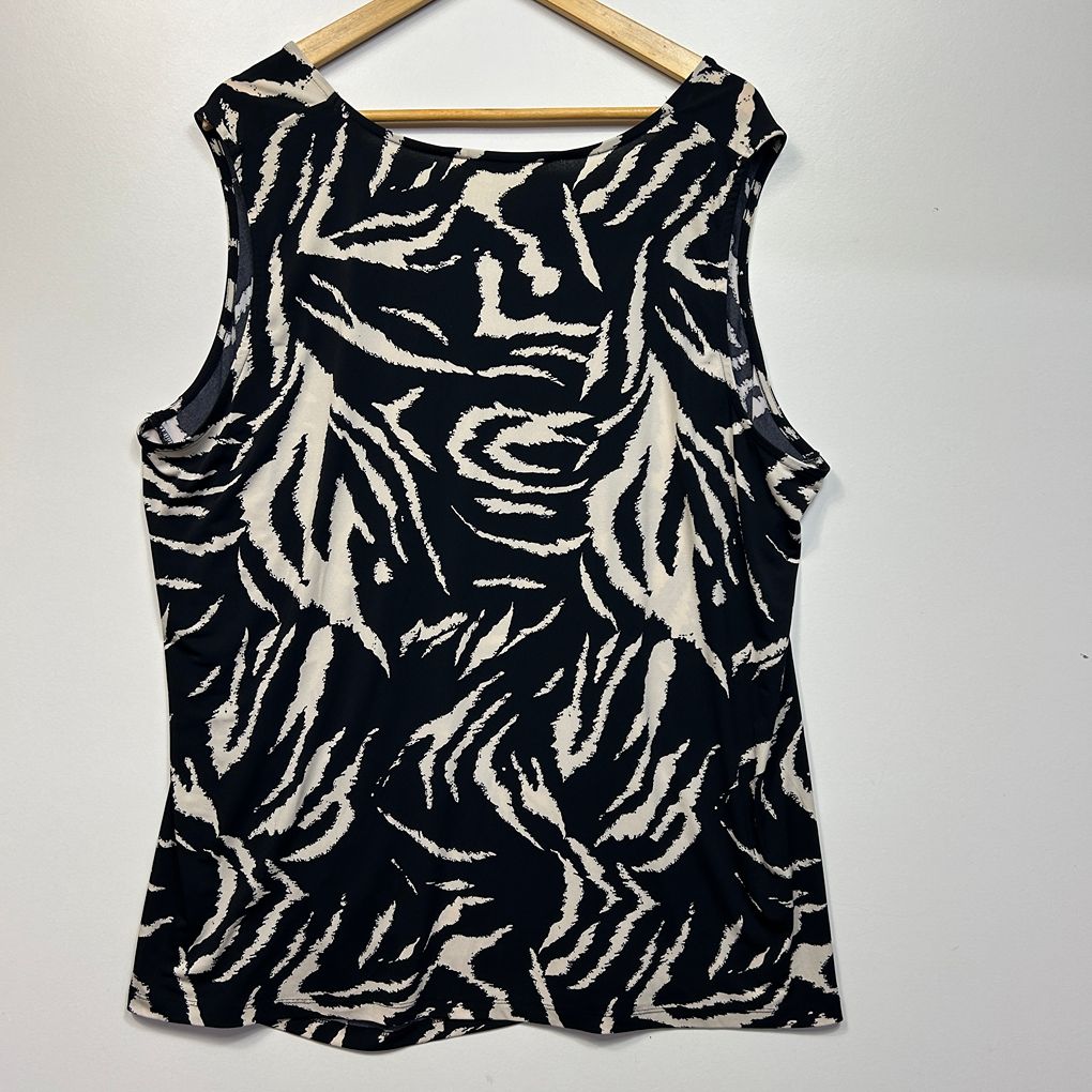 Virtuelle Black Beige Top - Size 22/XL