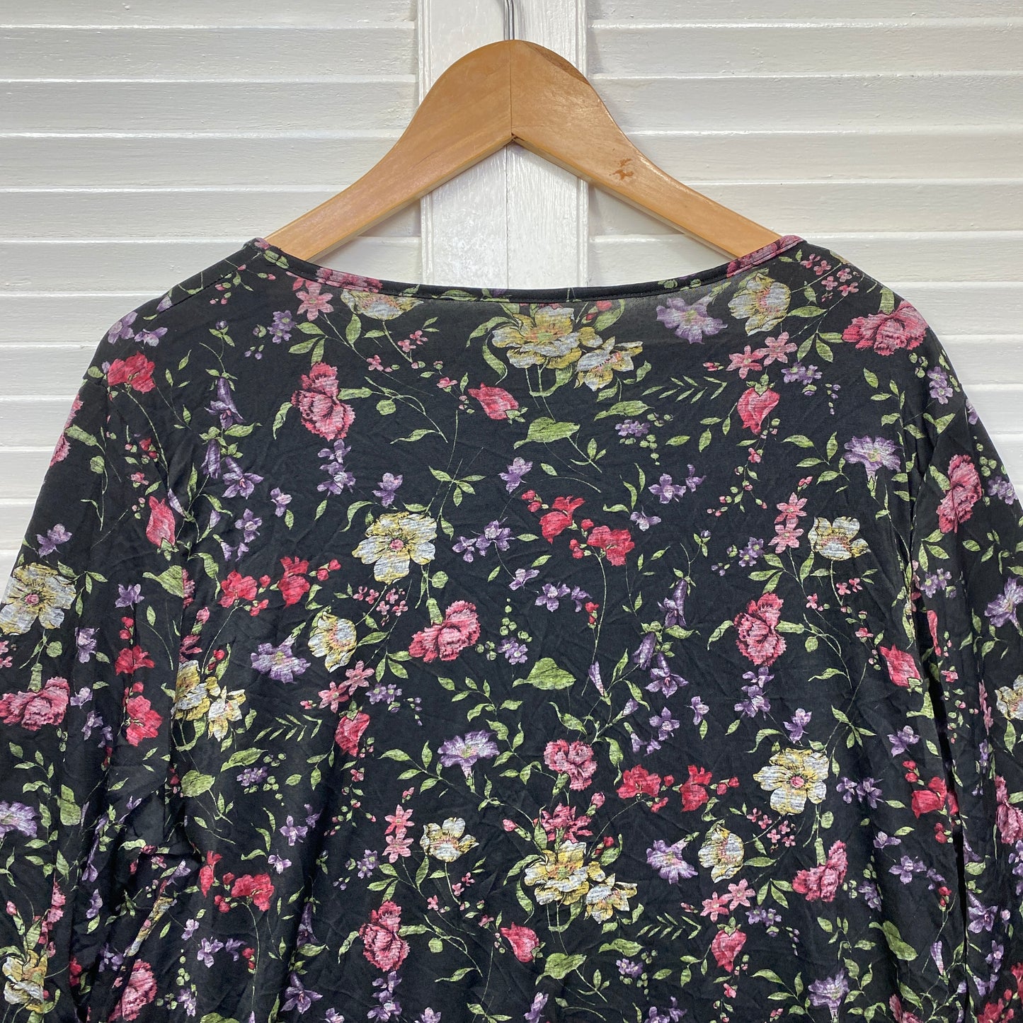 Taking Shape Top Size XXL 22 24 Black Floral Long Sleeve Crinkle