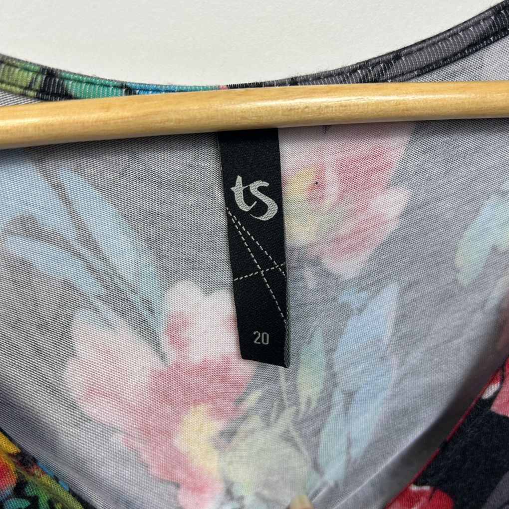 Taking Shape Black Top - Size 20