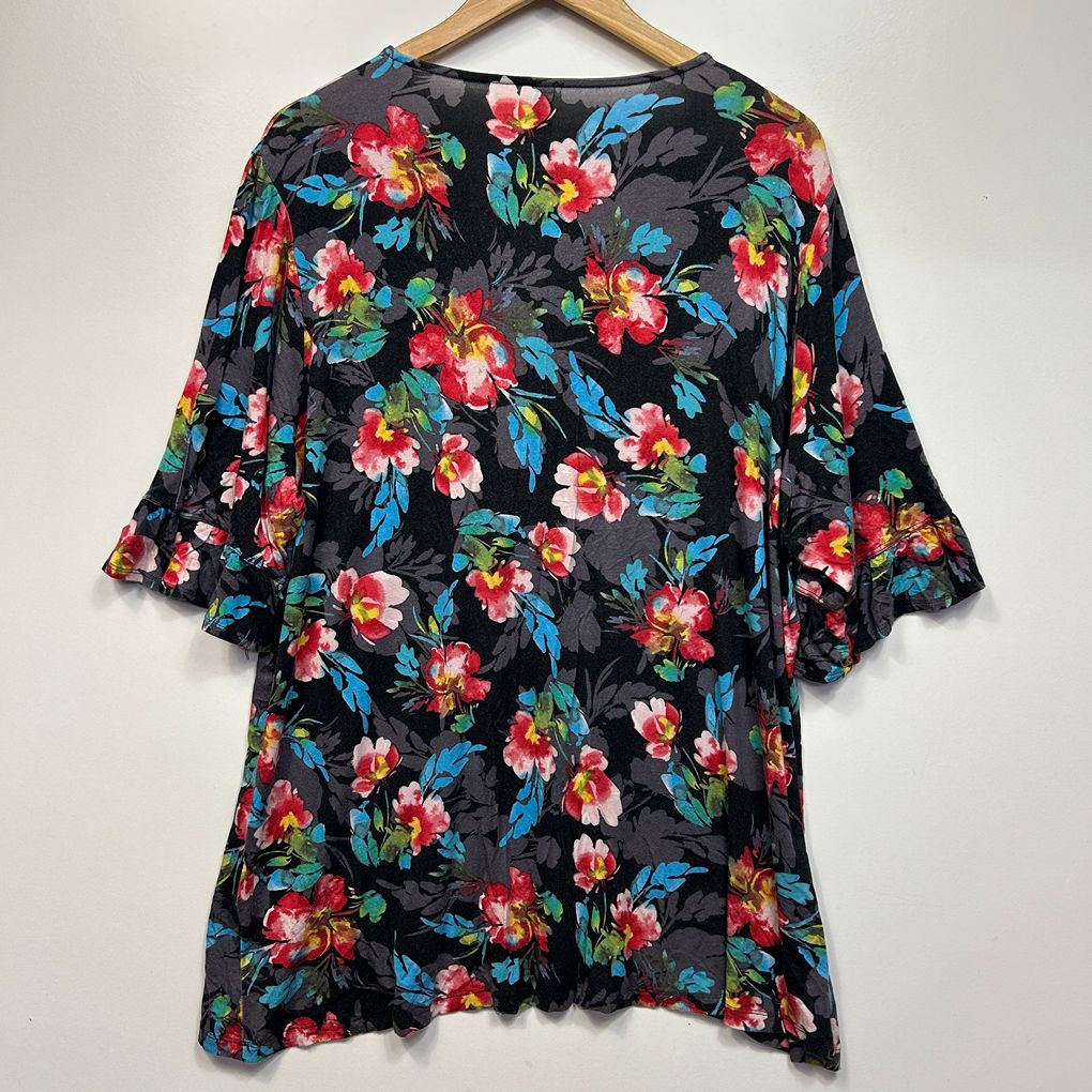 Taking Shape Black Top - Size 20