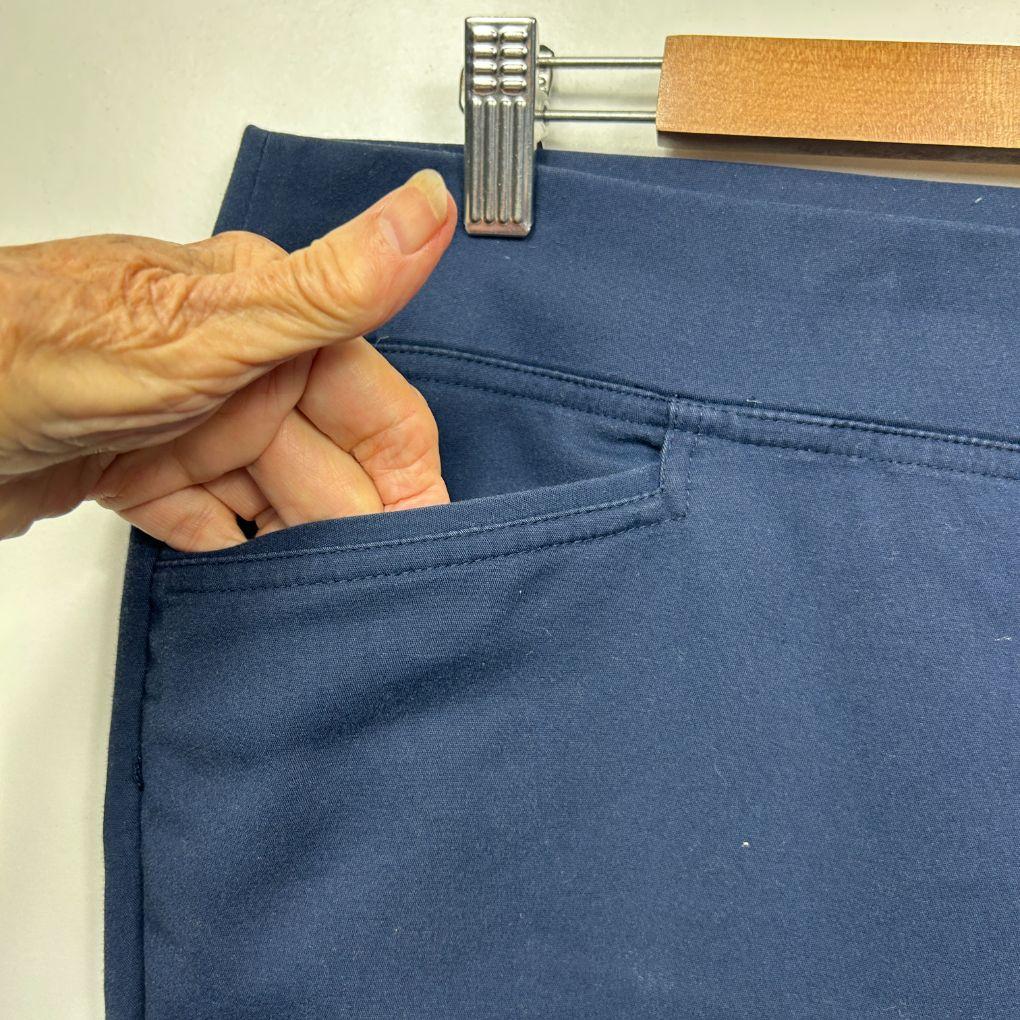 W.Lane Navy Cropped Pants - Size 18 (fault)