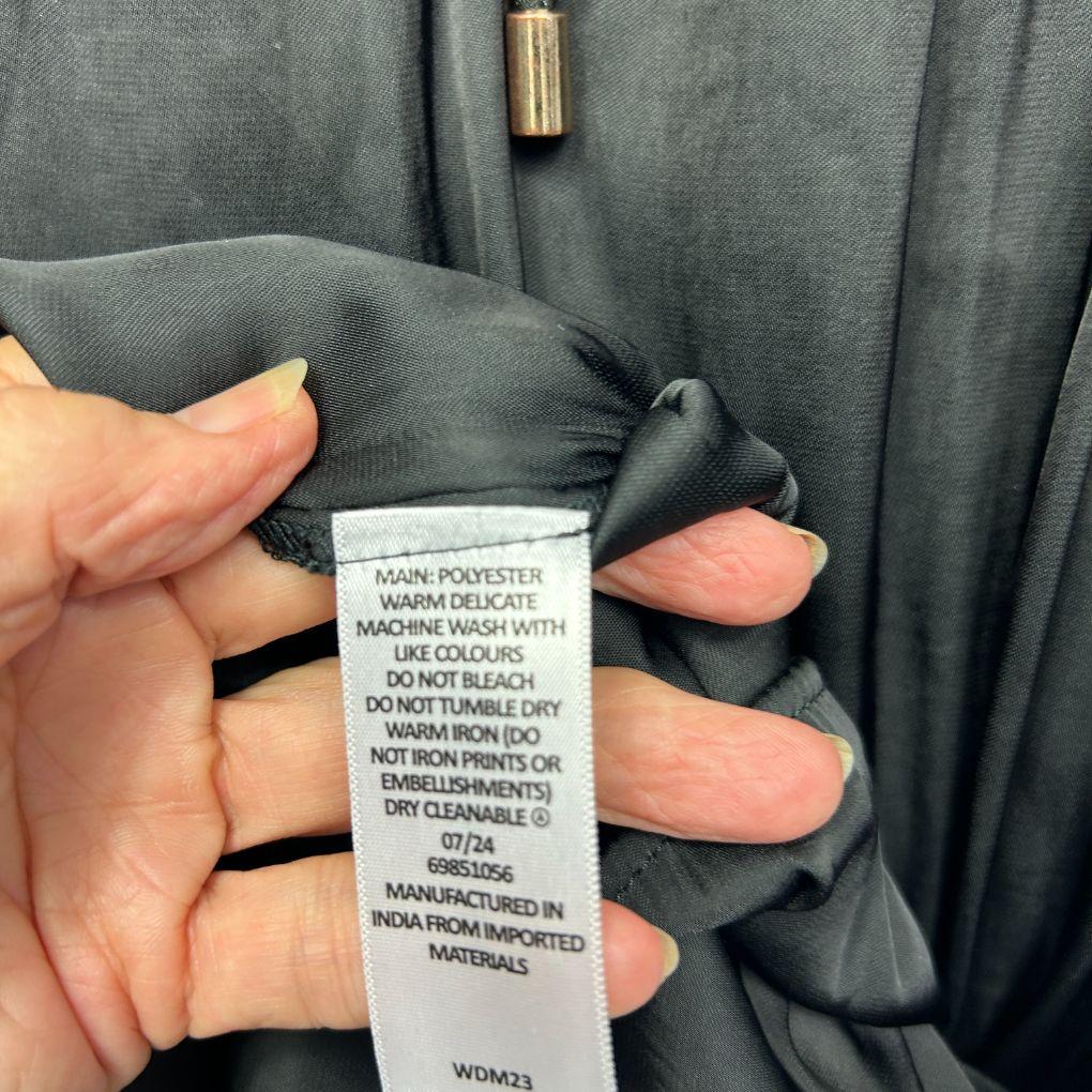 Preview Black Top -  Size 20