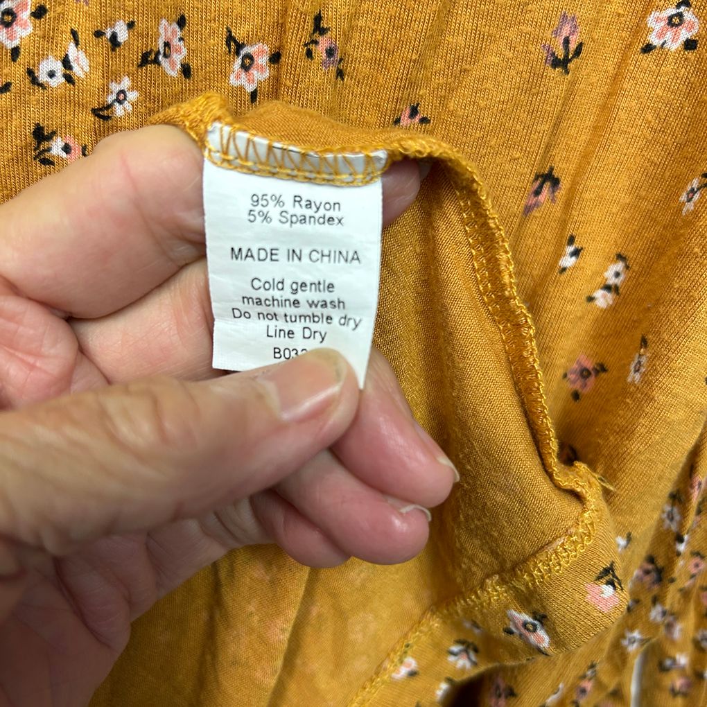 Curvaceous Mustard Top - Size 18/M