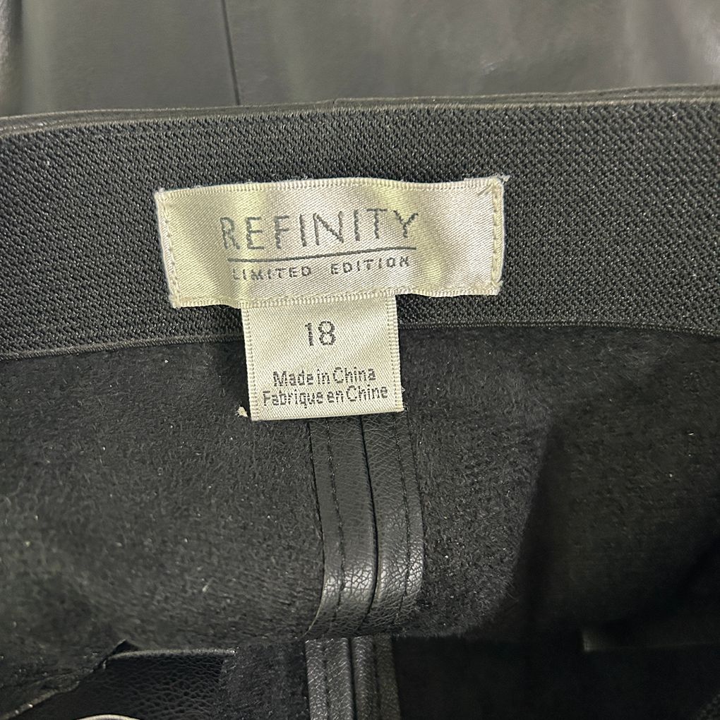 Refinity Black Pants - Size 18