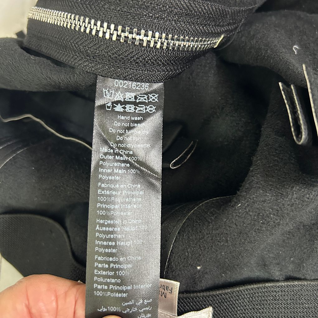 Refinity Black Pants - Size 18