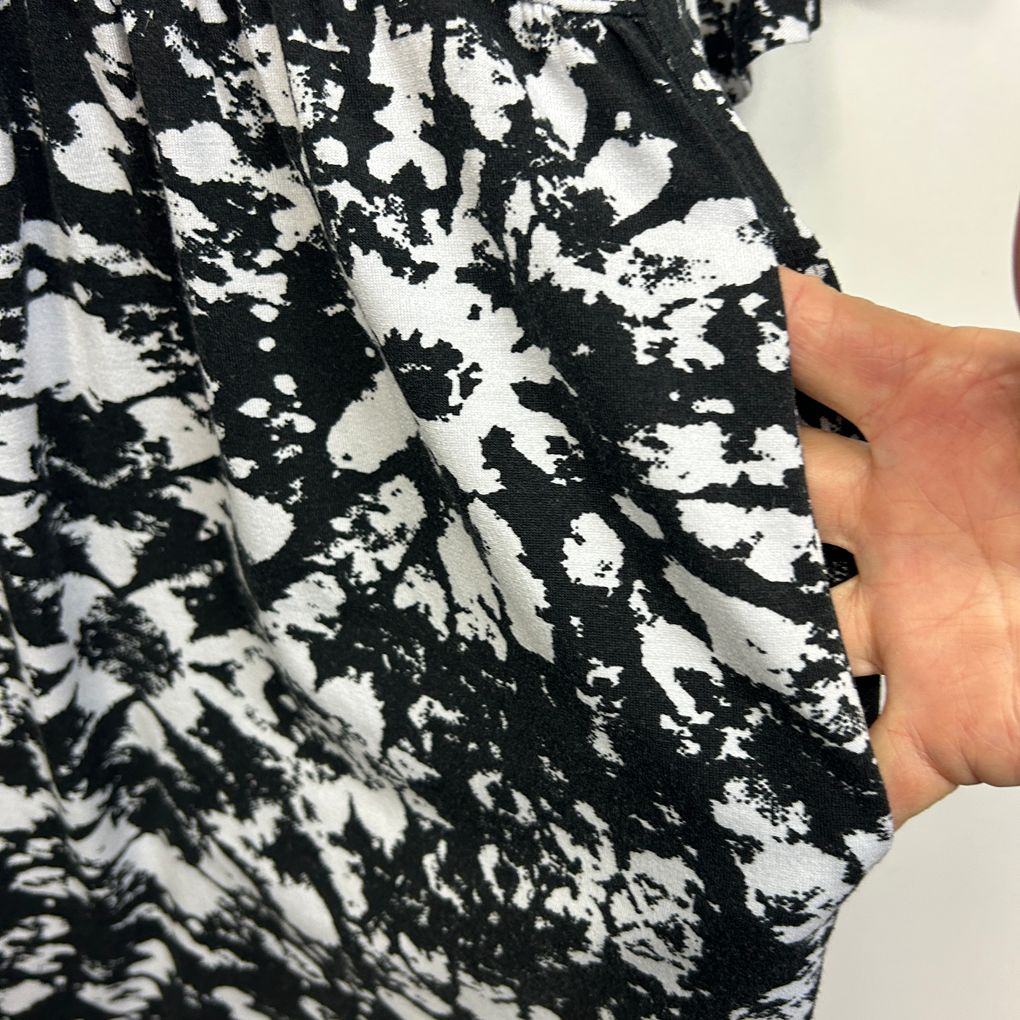Taking Shape Black Top - Size 18/M