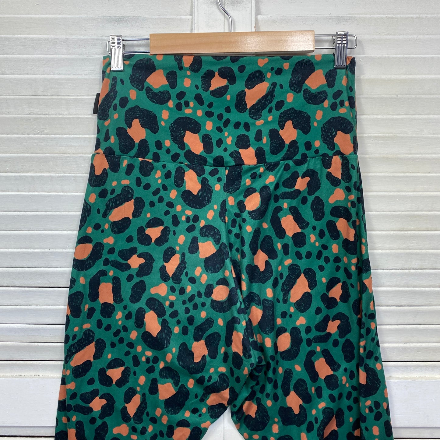 Exoticathletica Activewear Capri Leggings Size Large 14 Green Cropped