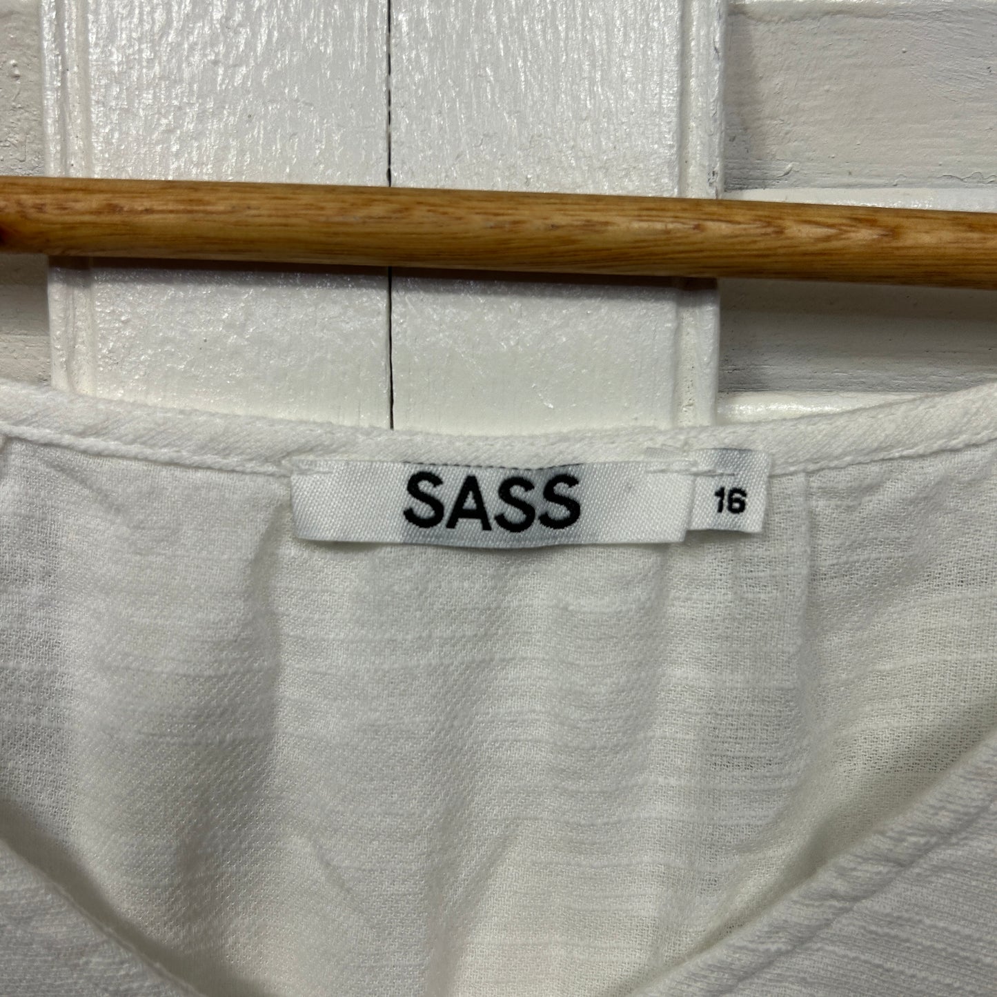 SASS Top Size 16 White Short Sleeve Cotton Blend