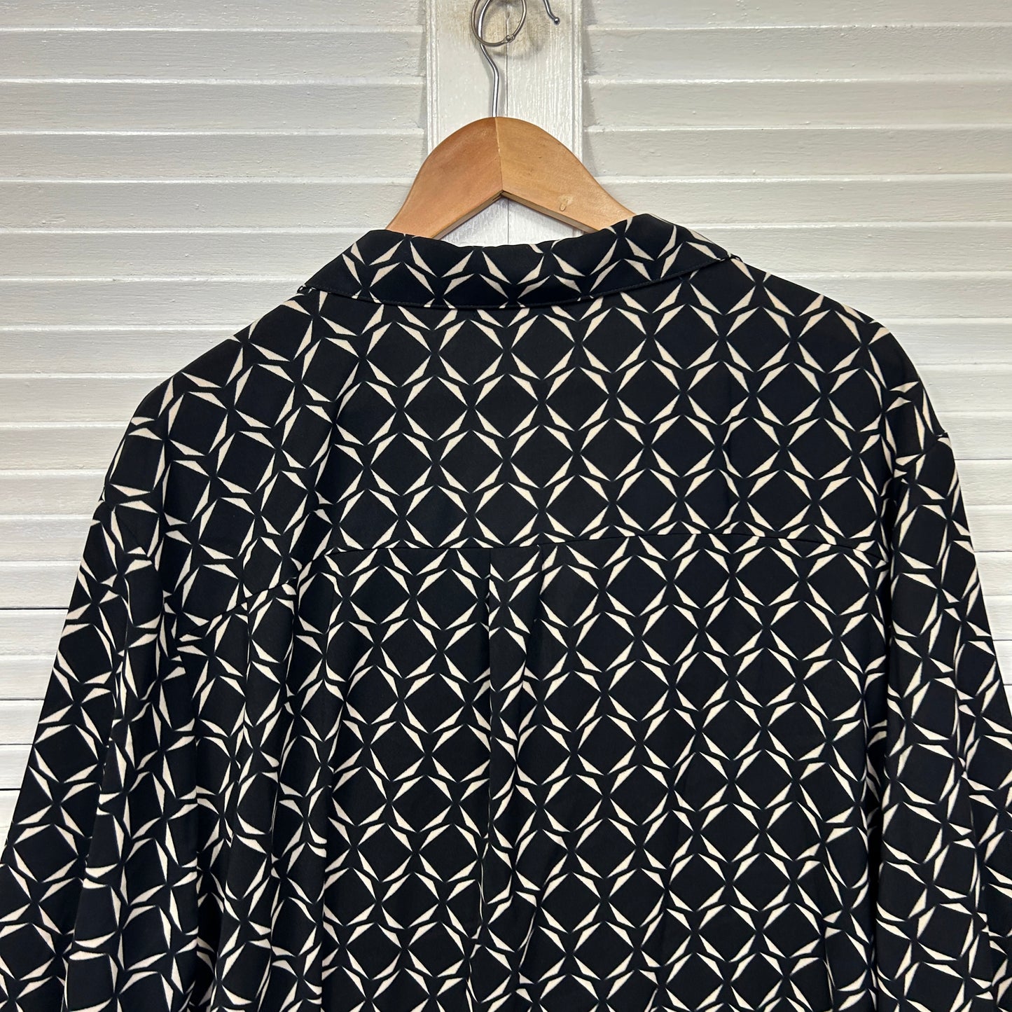 You & All Top Size 16 Black Long Sleeve Button Up