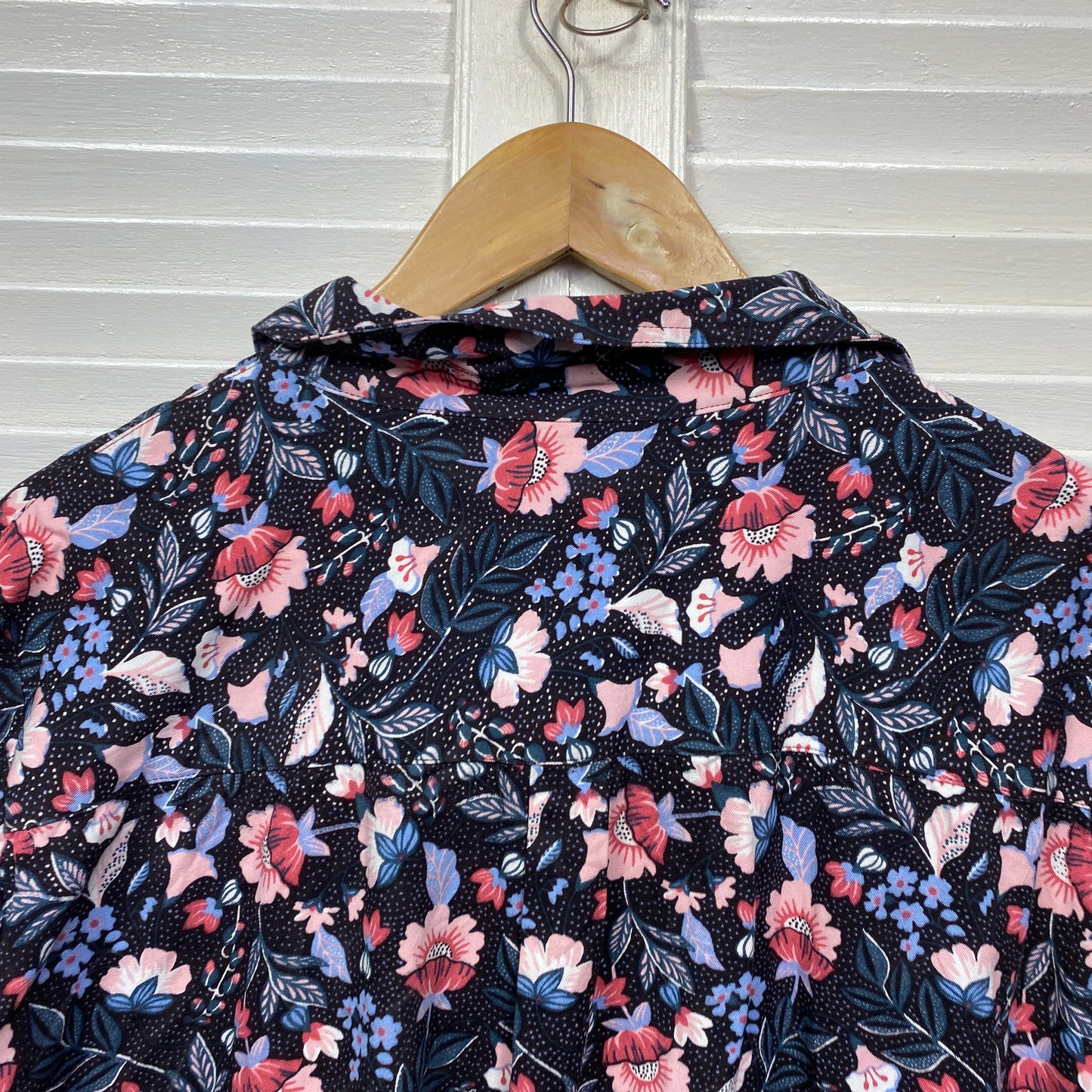 Damart Top Size Large 24 Multicoloured Floral Button Up Long Sleeve Viscose