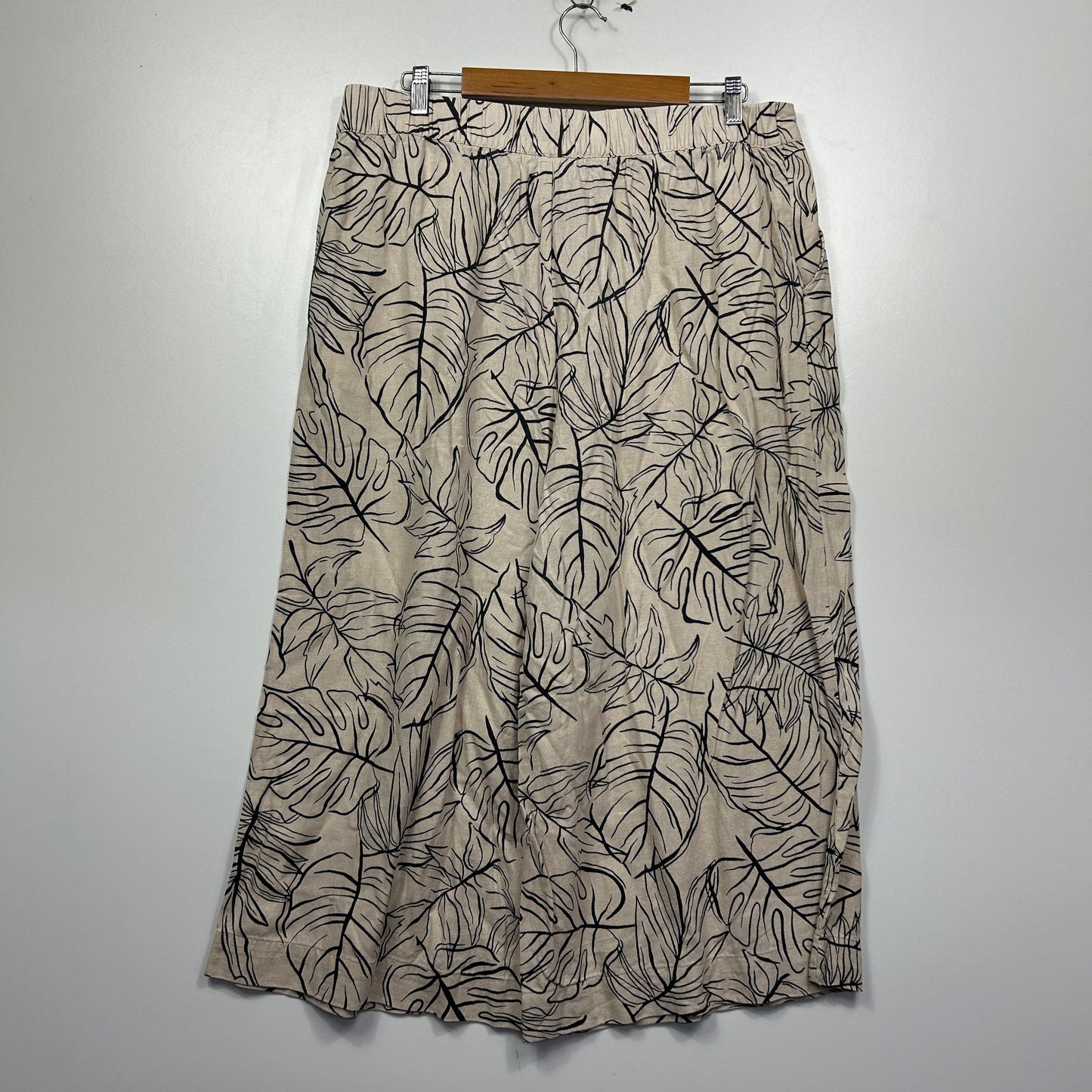 Anko Beige Leaf Print Linen Pant - Size 18 (fault - missing button)