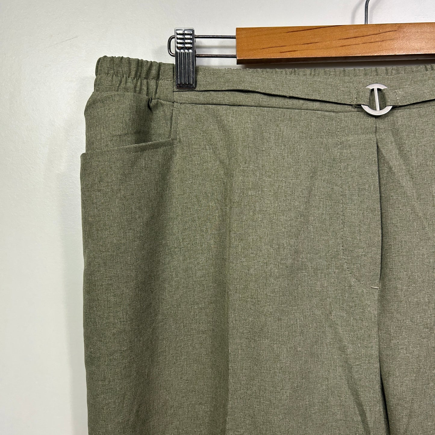 Established Olive Green Pants - Size 22