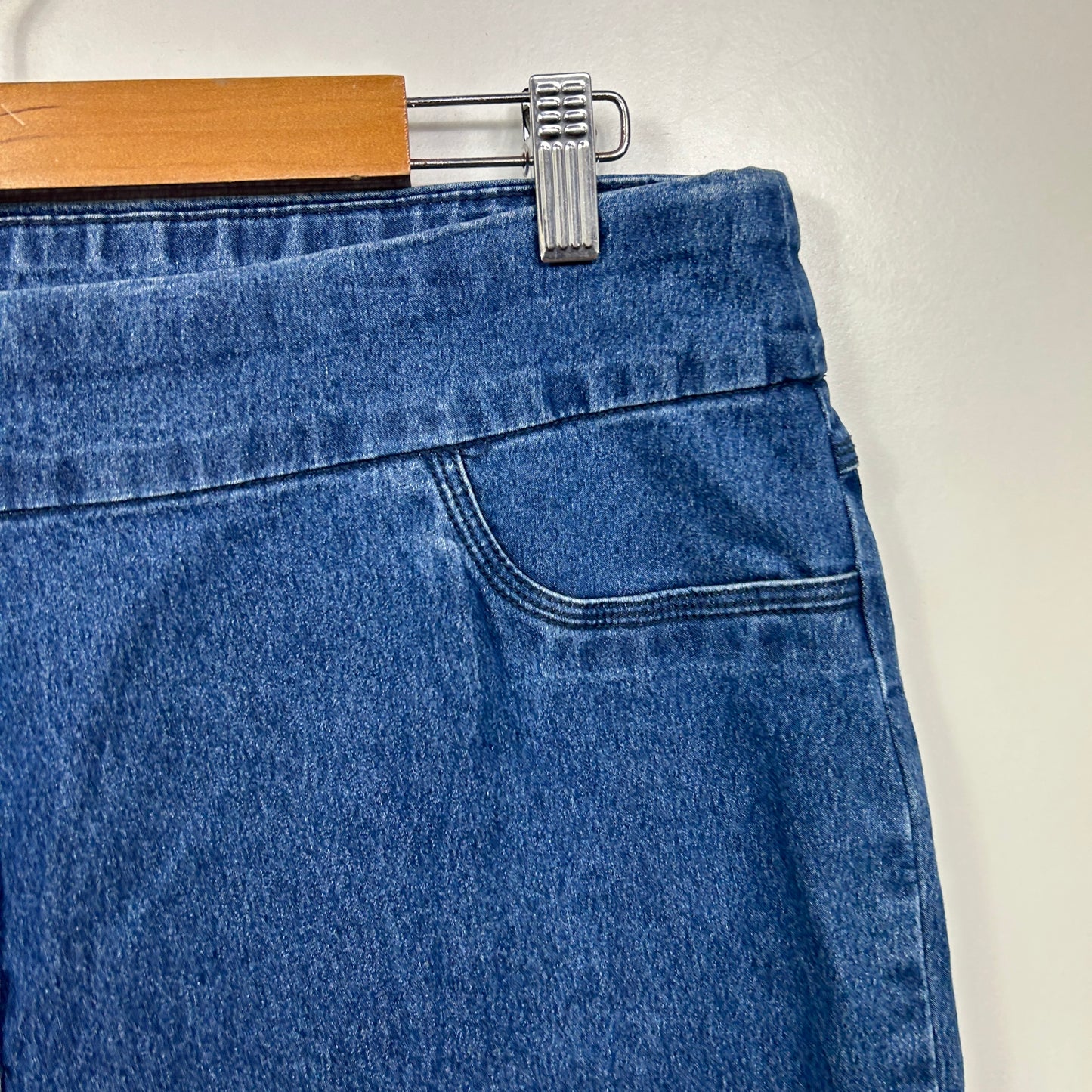 Millers Blue Denim Capri Pants - Size 18