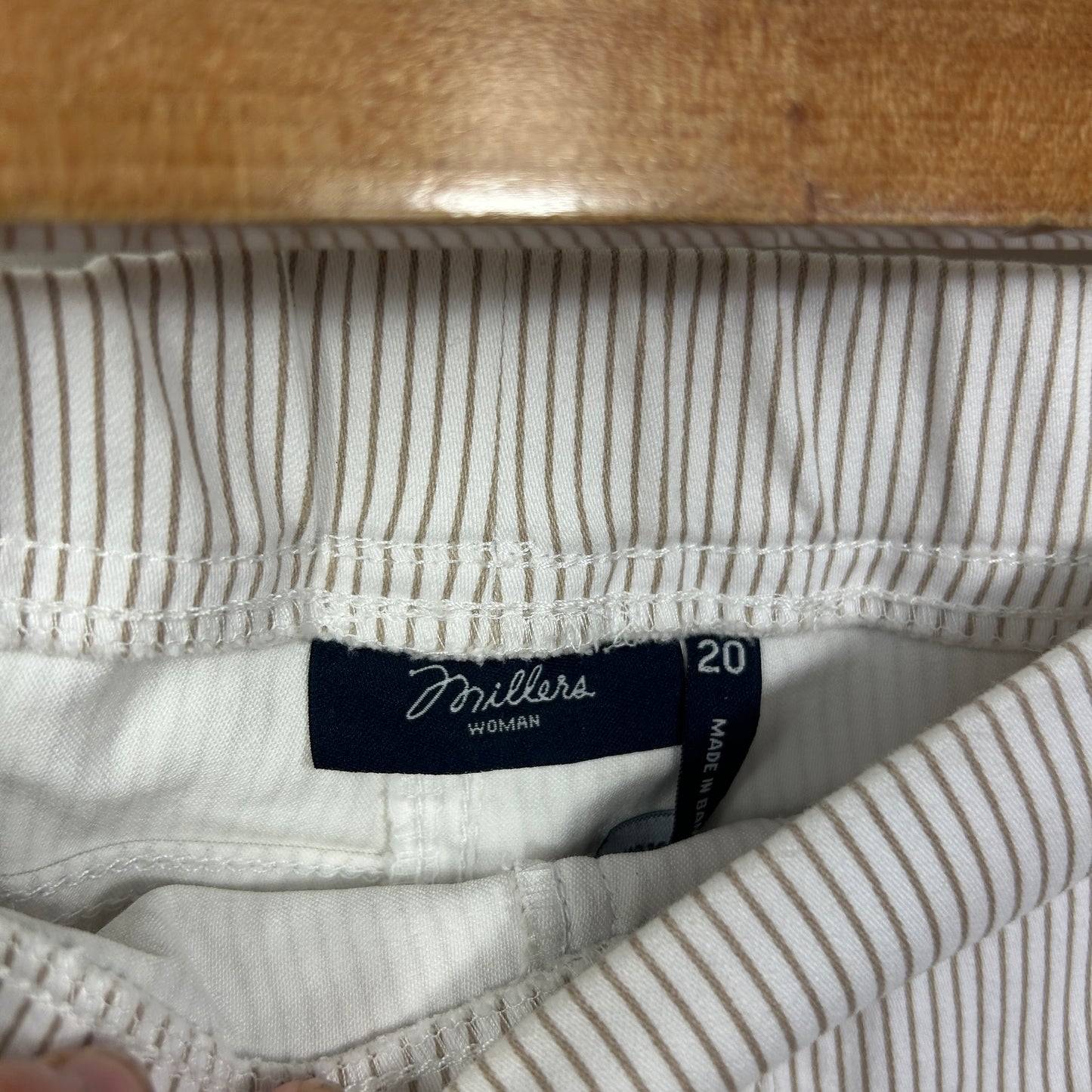 Millers White Grey Striped Capri Pants - Size 20