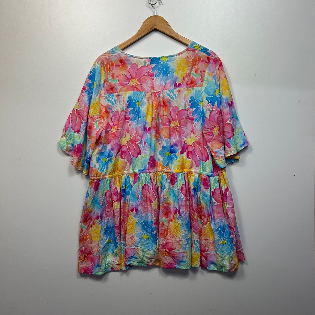Curvaceous Multicoloured Top - Size 16/S