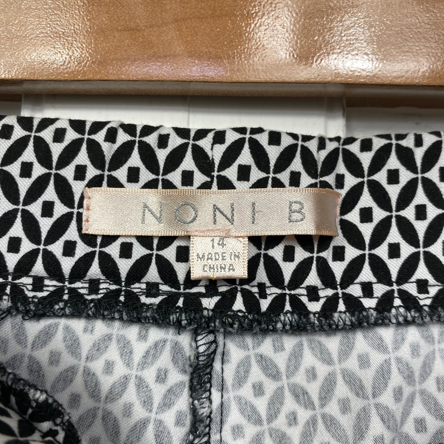 Noni B Pants Size 14 Black White Pockets Pull On