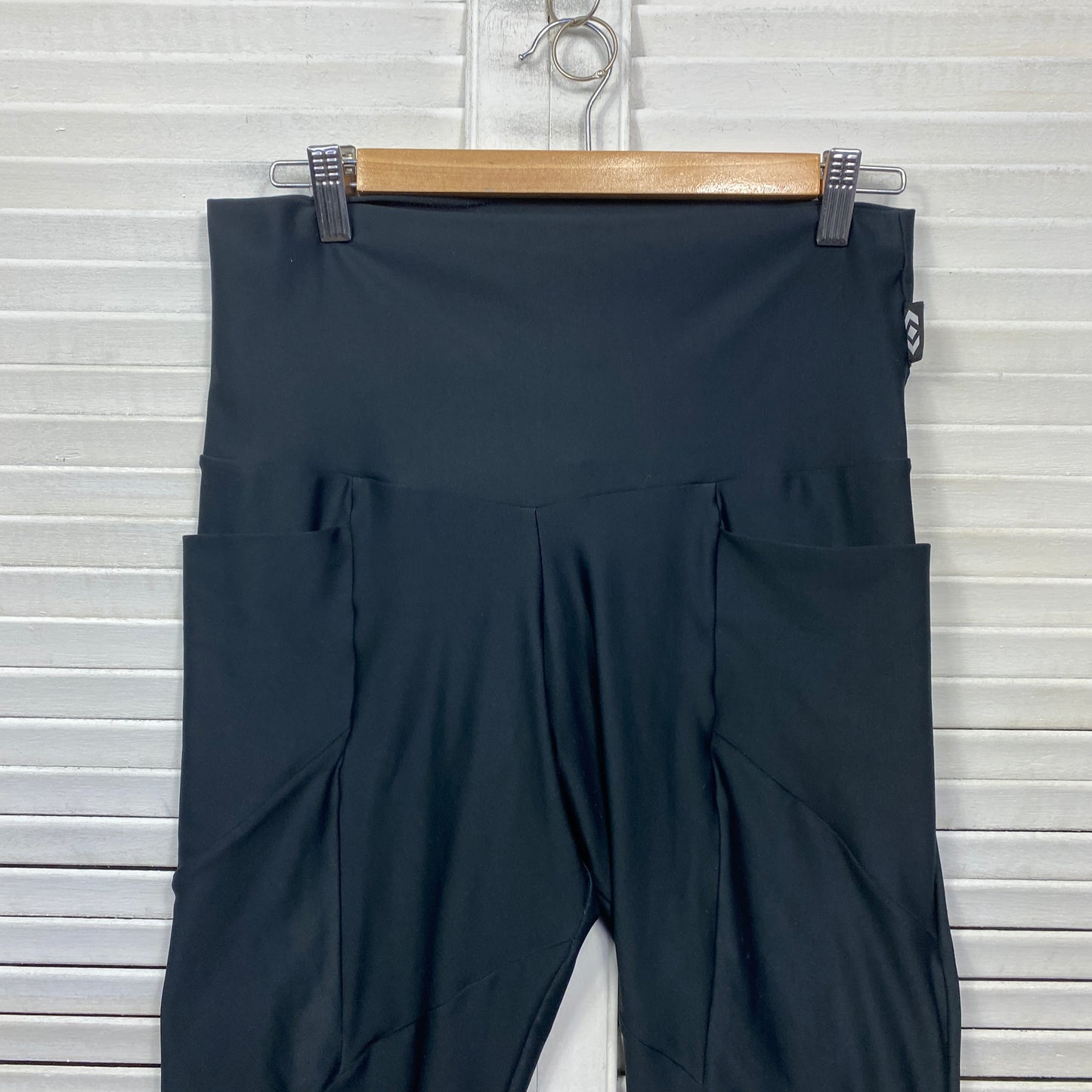 Exoticathletica Activewear Capri Leggings Size Large Black