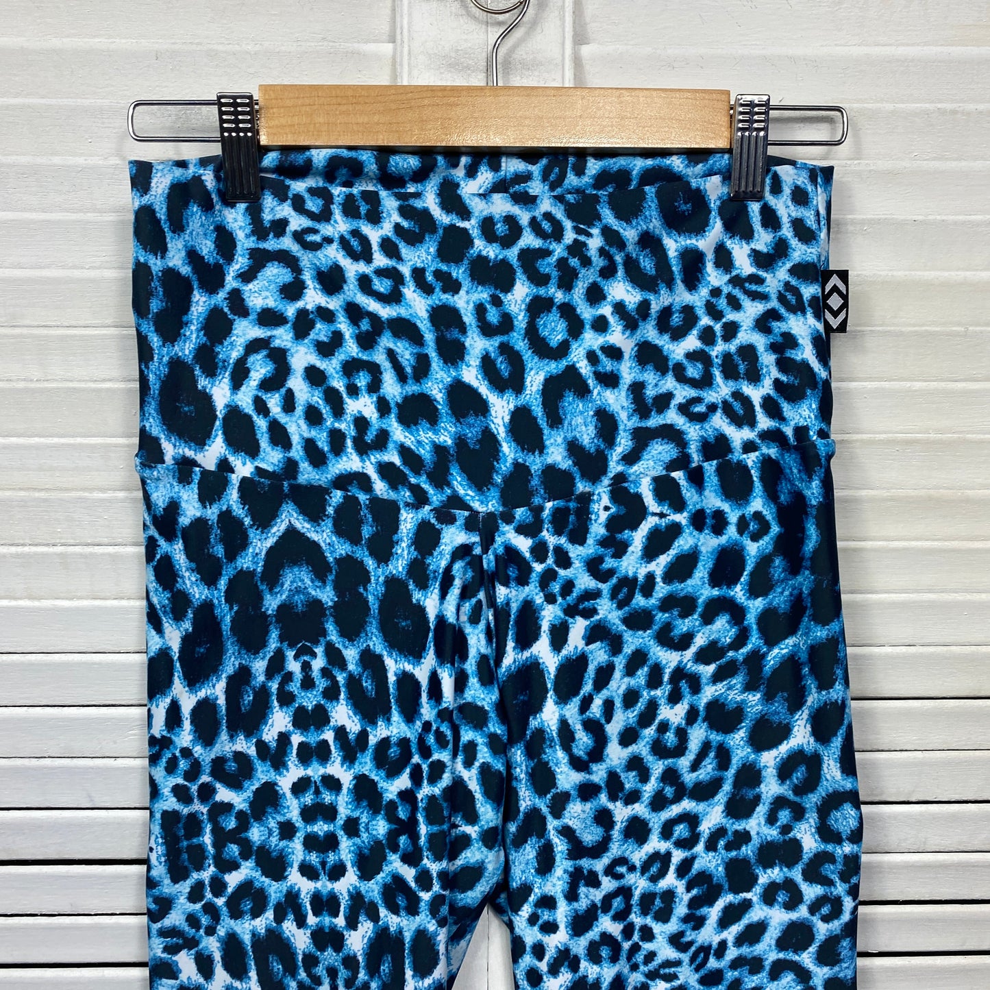 Exoticathletica Activewear Capri Leggings Size Large Blue Animal Print