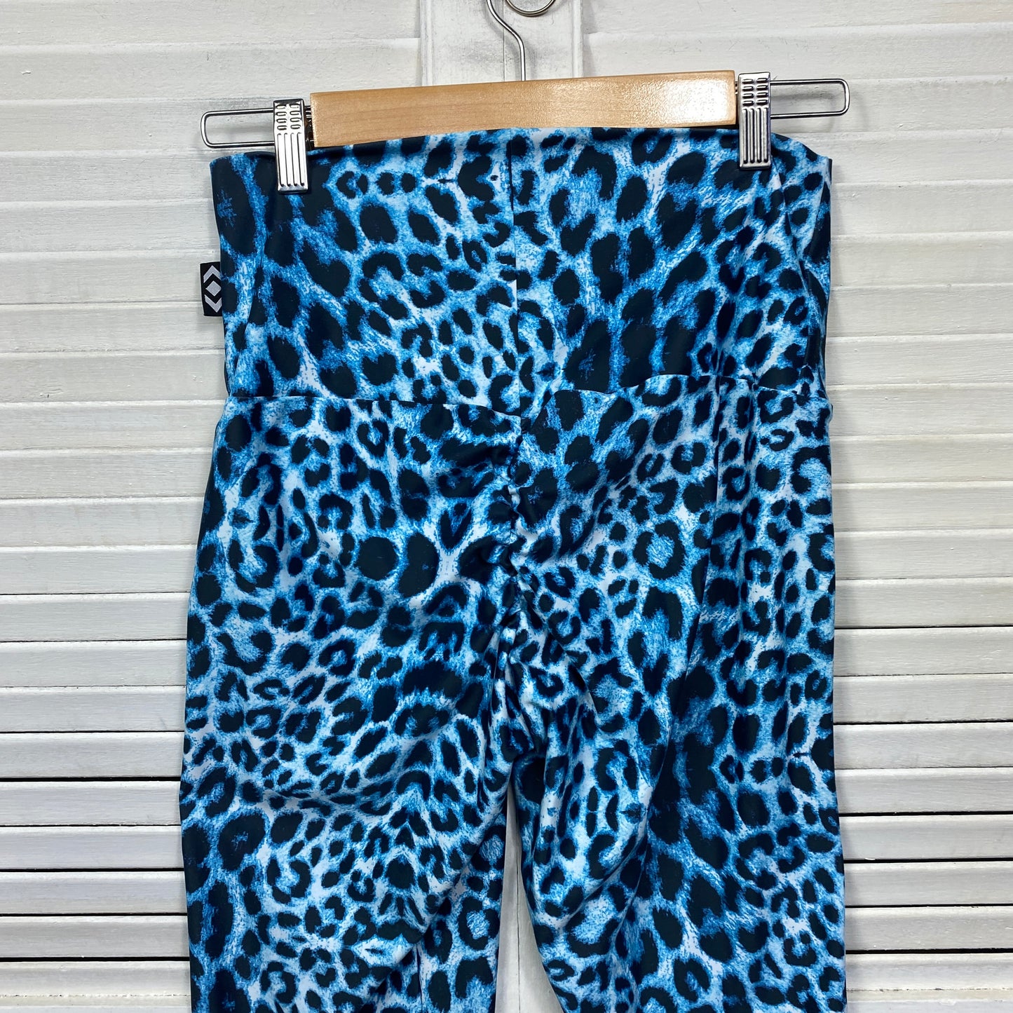 Exoticathletica Activewear Capri Leggings Size Large Blue Animal Print