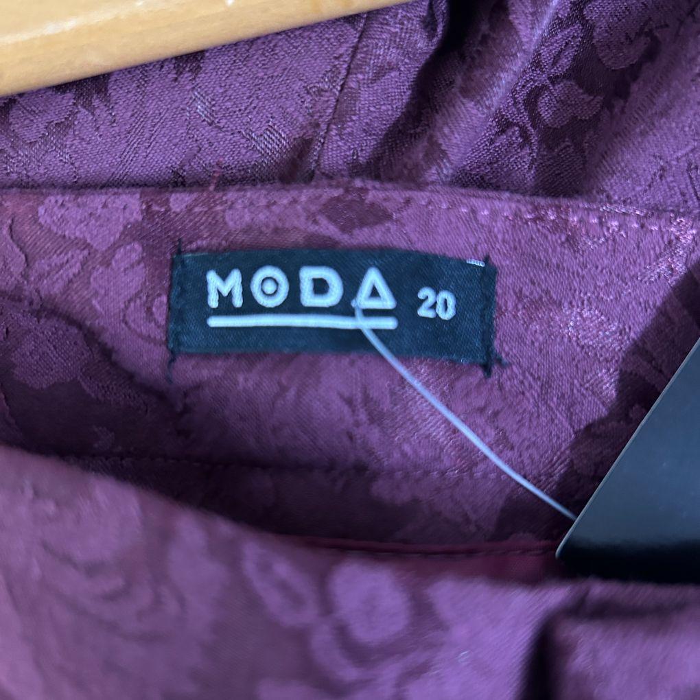 Moda Burgundy Pants - Size 20