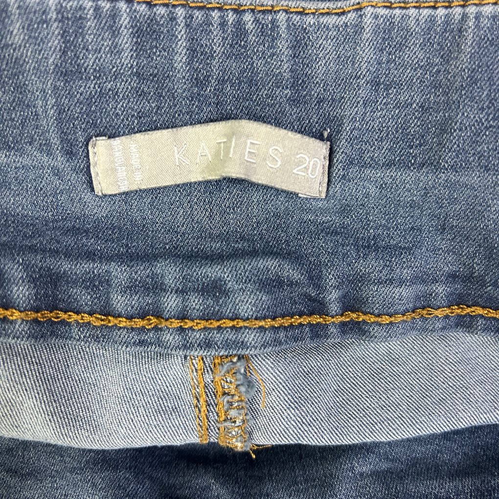 Katies Blue Denim Cropped Pants - Size 20