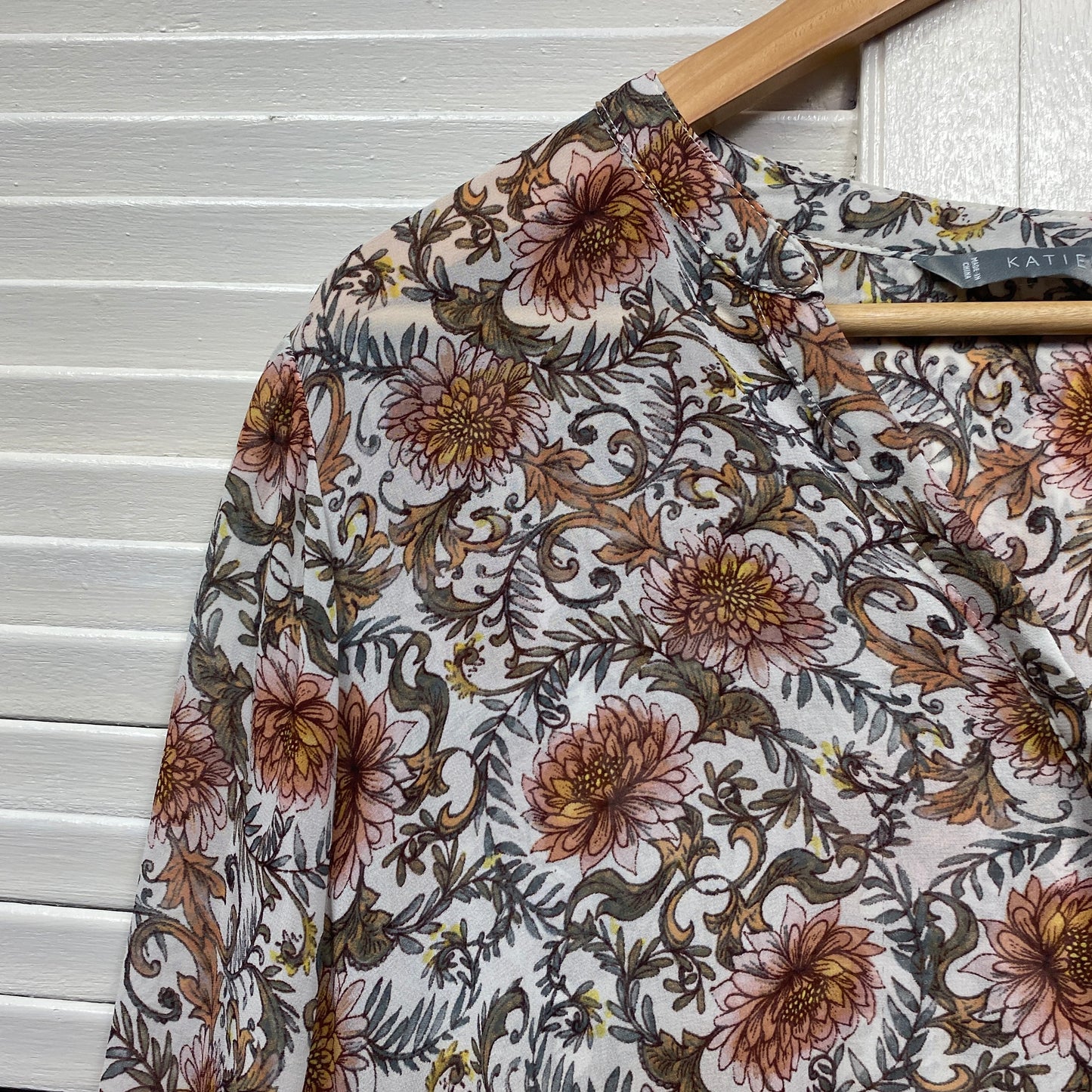 Katies Top Size 16 Long Sleeve Floral Multicoloured