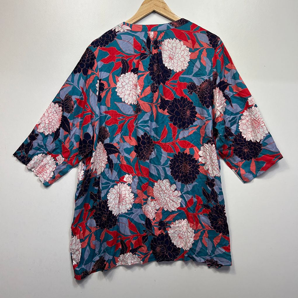 Sara Blue Floral Top - Size 24