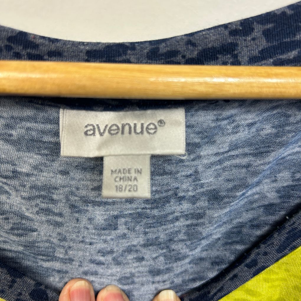 Avenue Multicoloured Top - Size 18/20