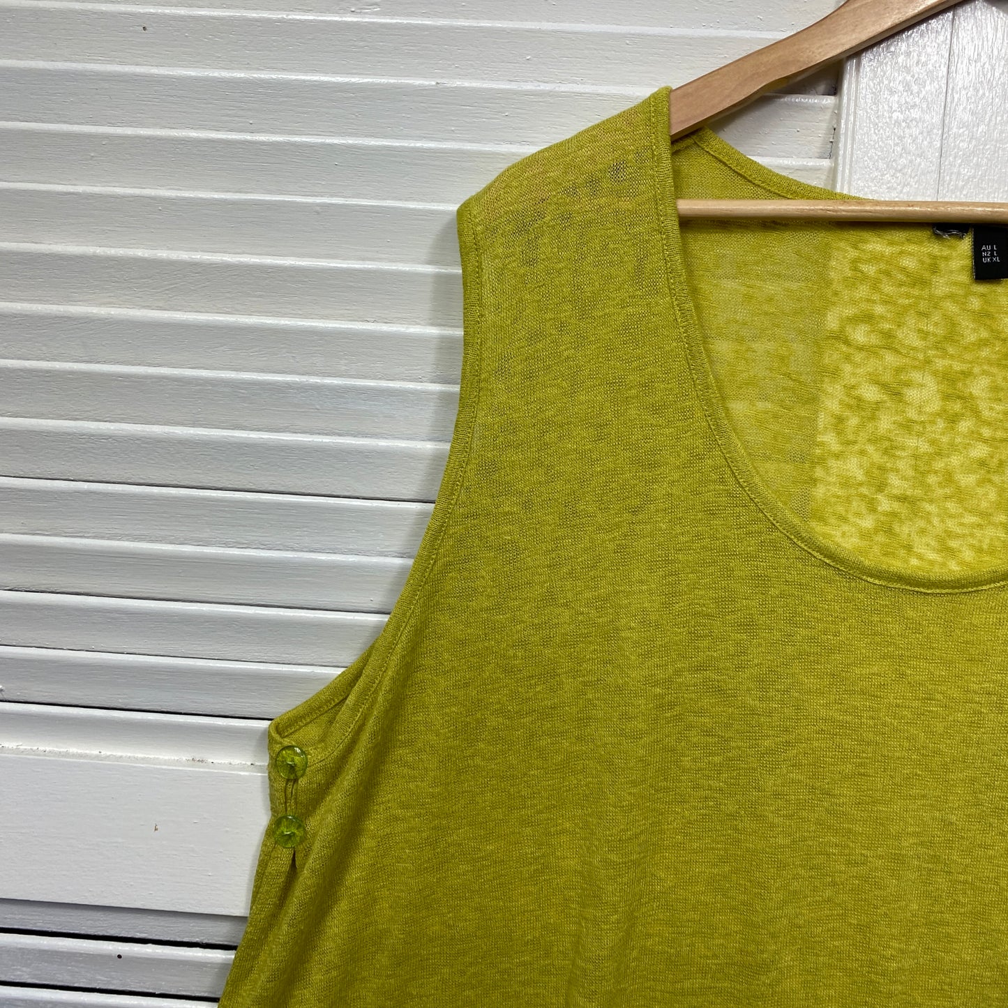 Taking Shape Top Size 20 Plus Large Sleeveless