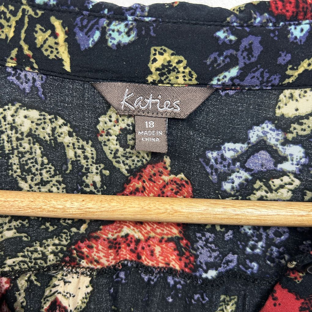 Katies Black Floral Top - Size 18