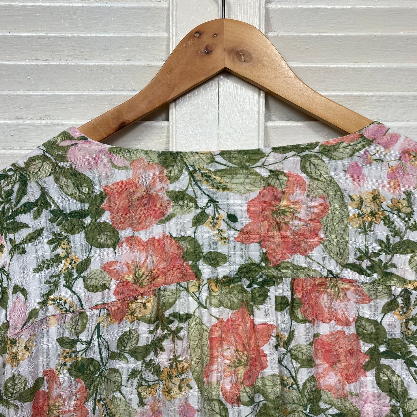 Katies Top Size 20 Long Sleeve Multicoloured Floral Button Up