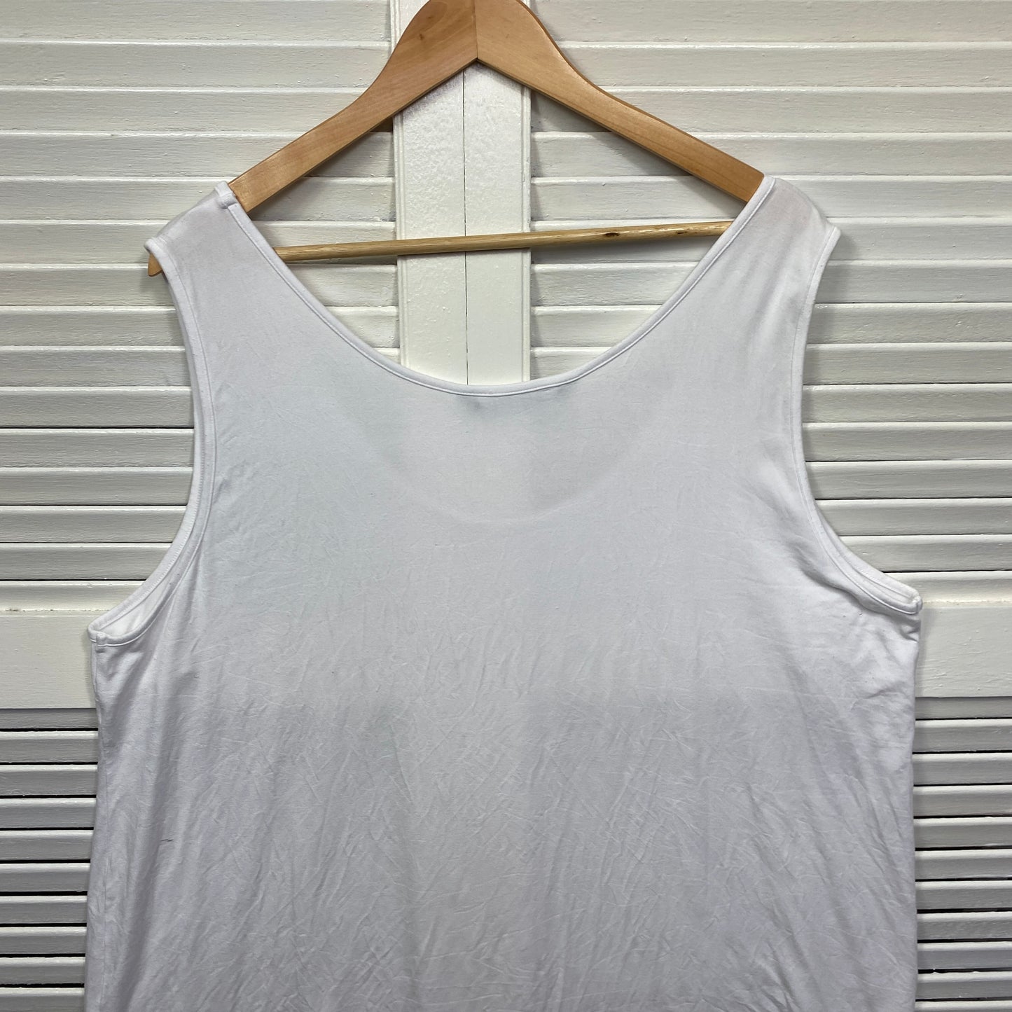 Taking Shape Basics Top Size 24 Sleeveless Tank White