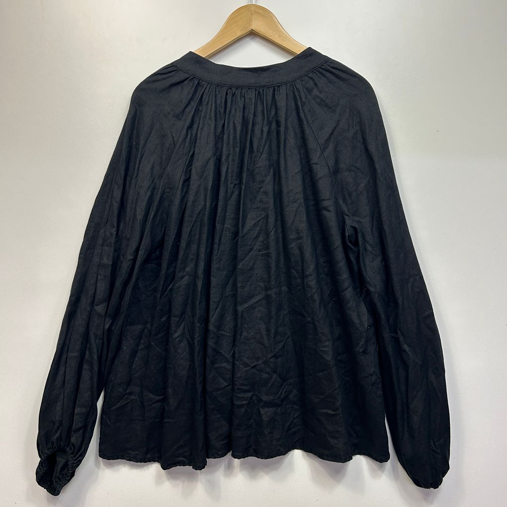 Lunar Fox Black Linen Top - Size 18
