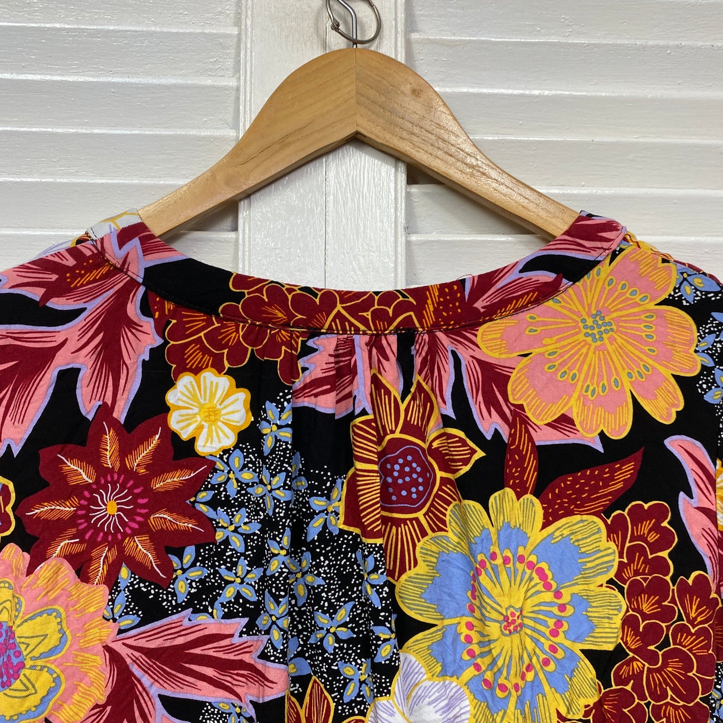 Rachel Roy Top Size XL 14 16 Floral Multicoloured Short Sleeve Rayon