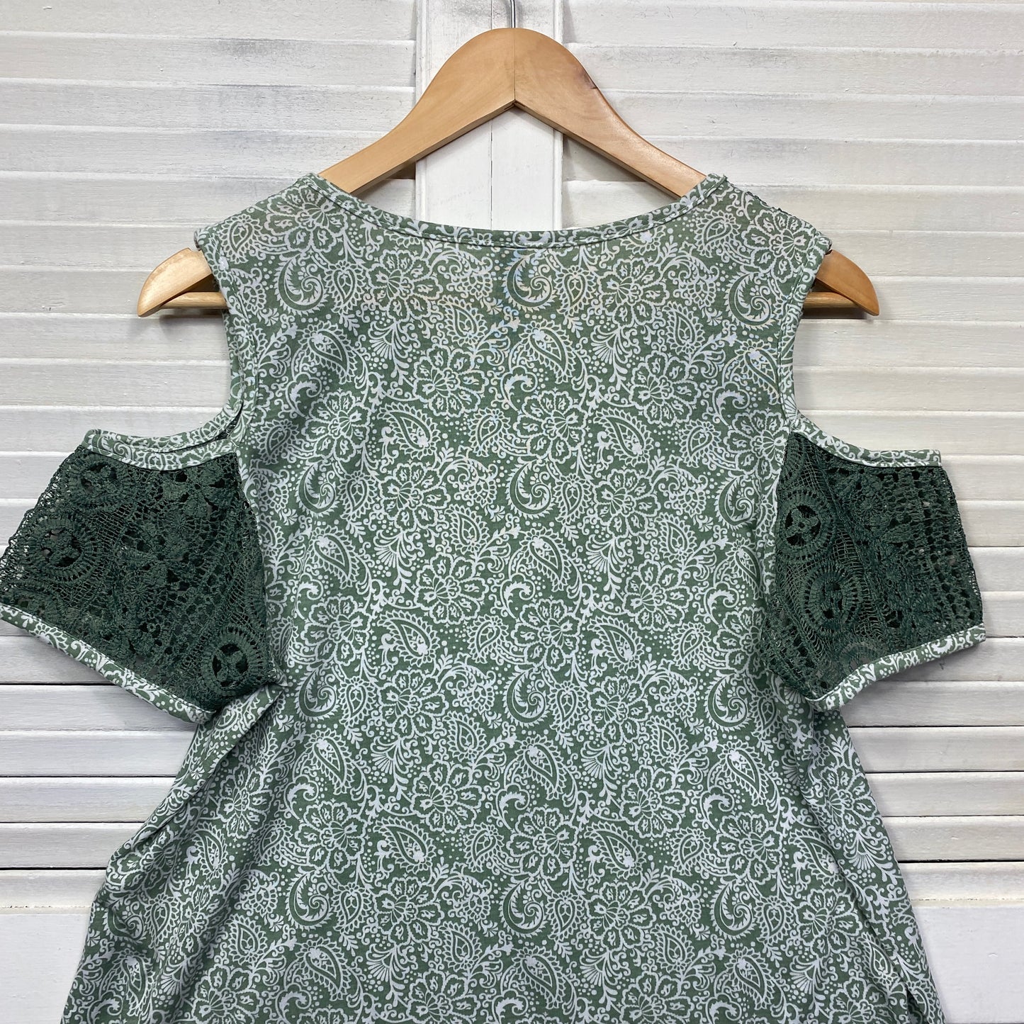 Edited Top Size 14 Green Cold Shoulder Sleeve Paisley Print