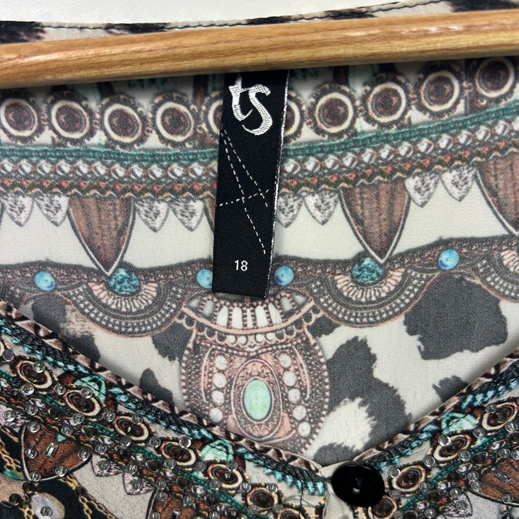 Taking Shape Leopard Print Top - Size 18