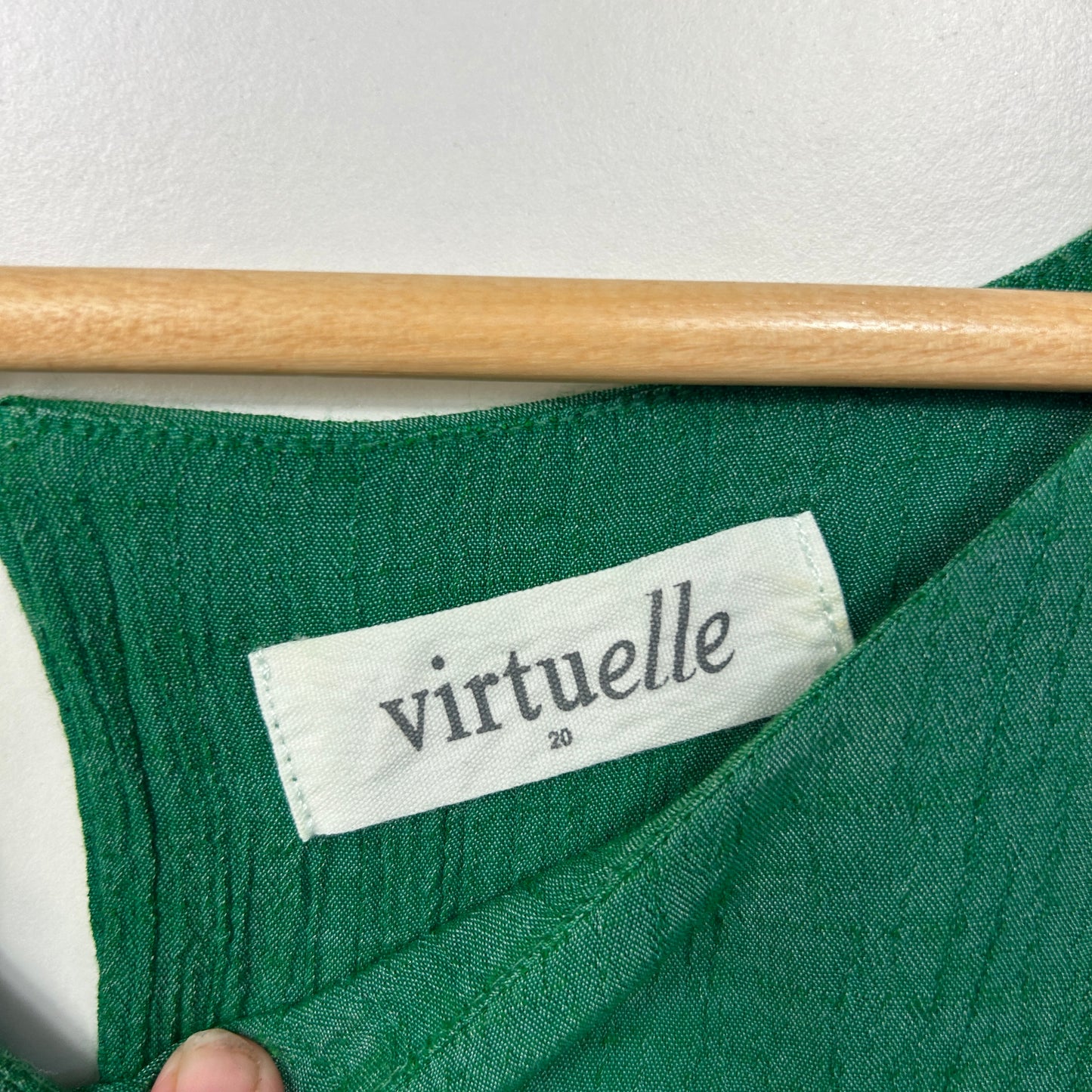 Virtuelle Green Textured Tunic Top - Size 18 (fault)