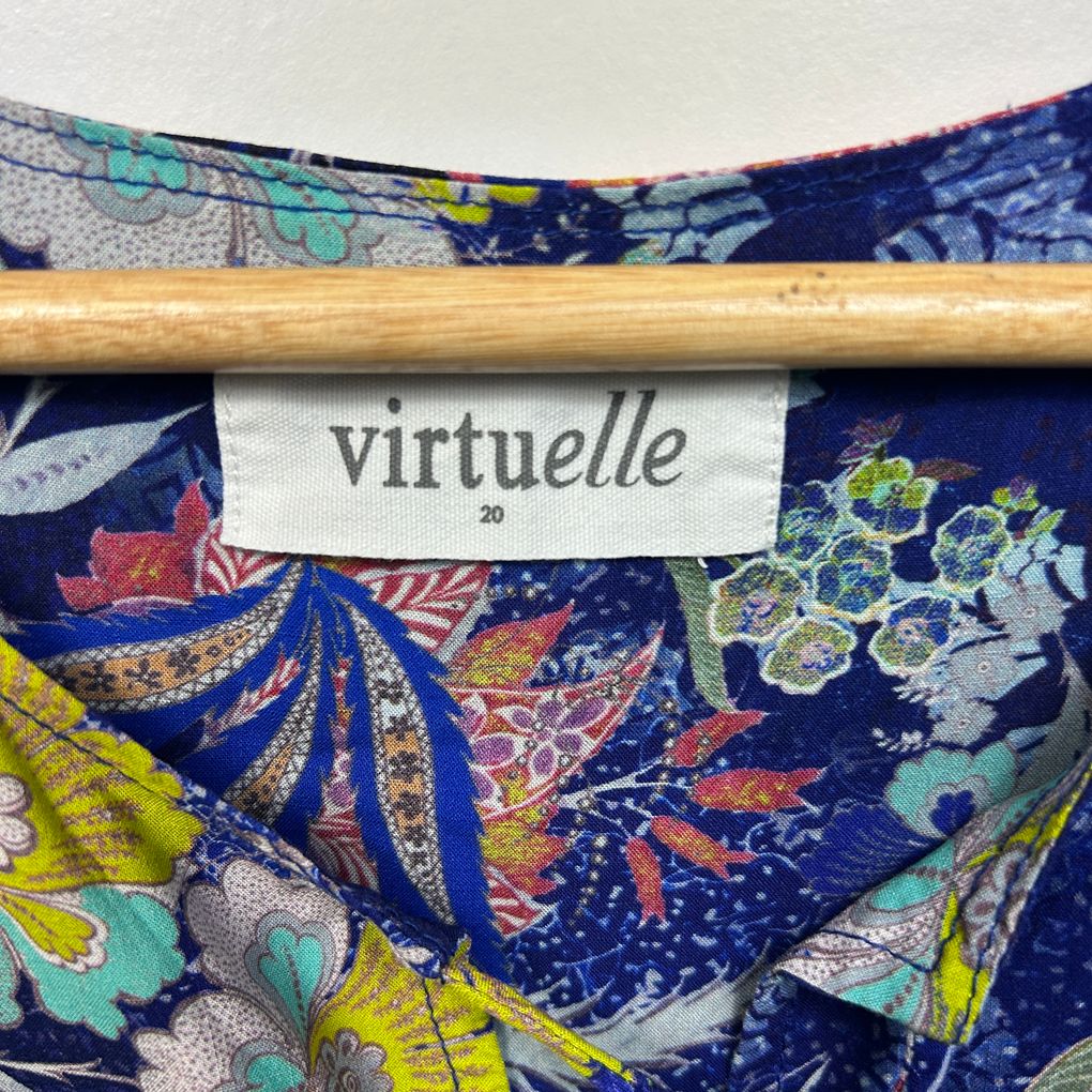 Virtuelle Blue Floral Top - Size 20