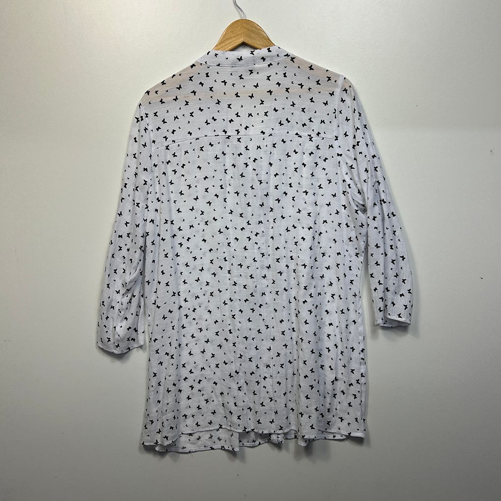 Avella White Butterfly Print Shirt - Size 18