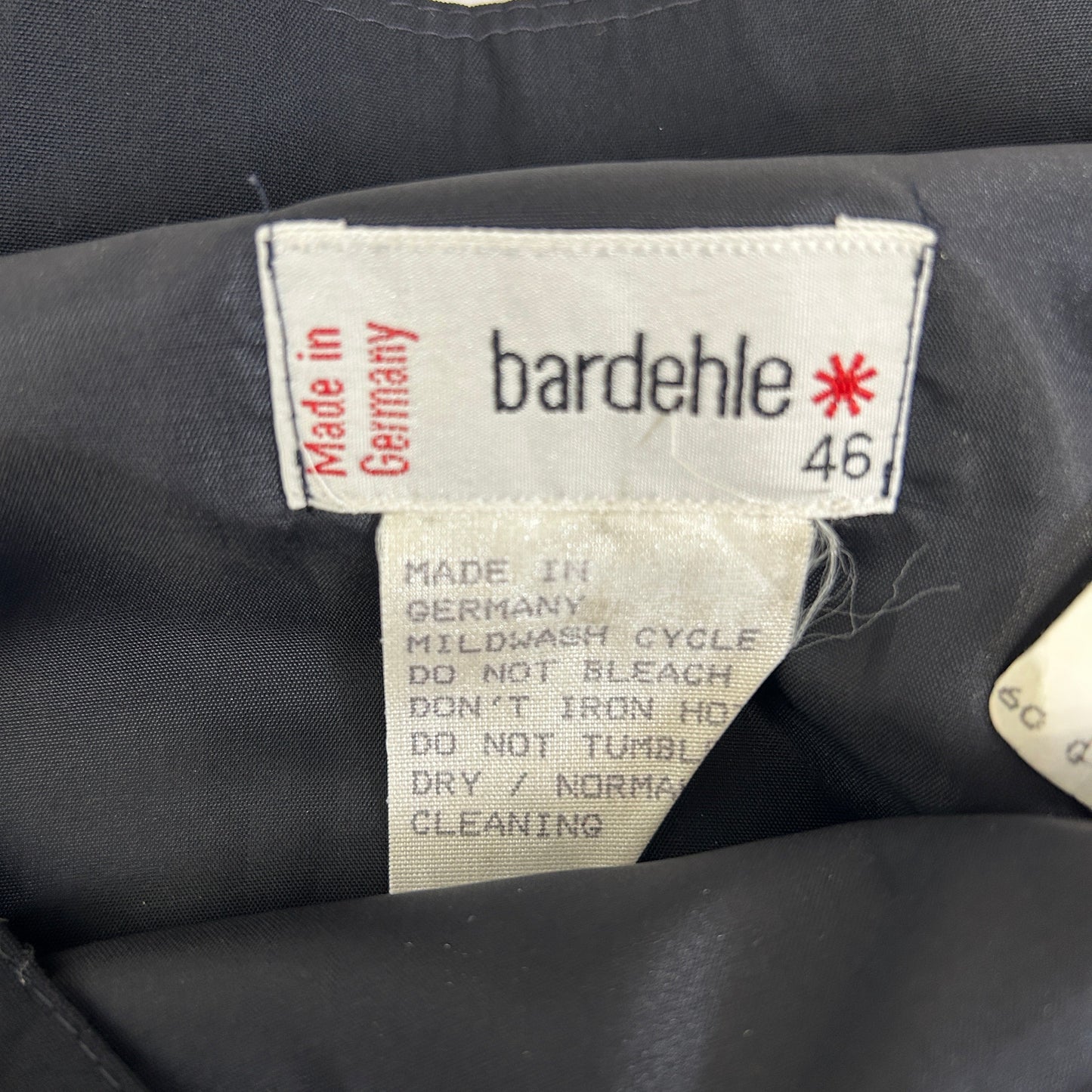 Vintage German Bardehle Black Textured Pencil Skirt - Size XL