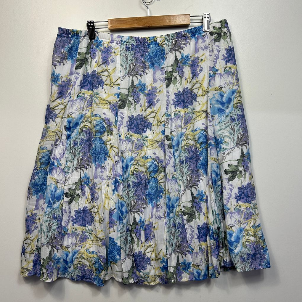 Noni B Blue Floral Skirt - Size 1XL