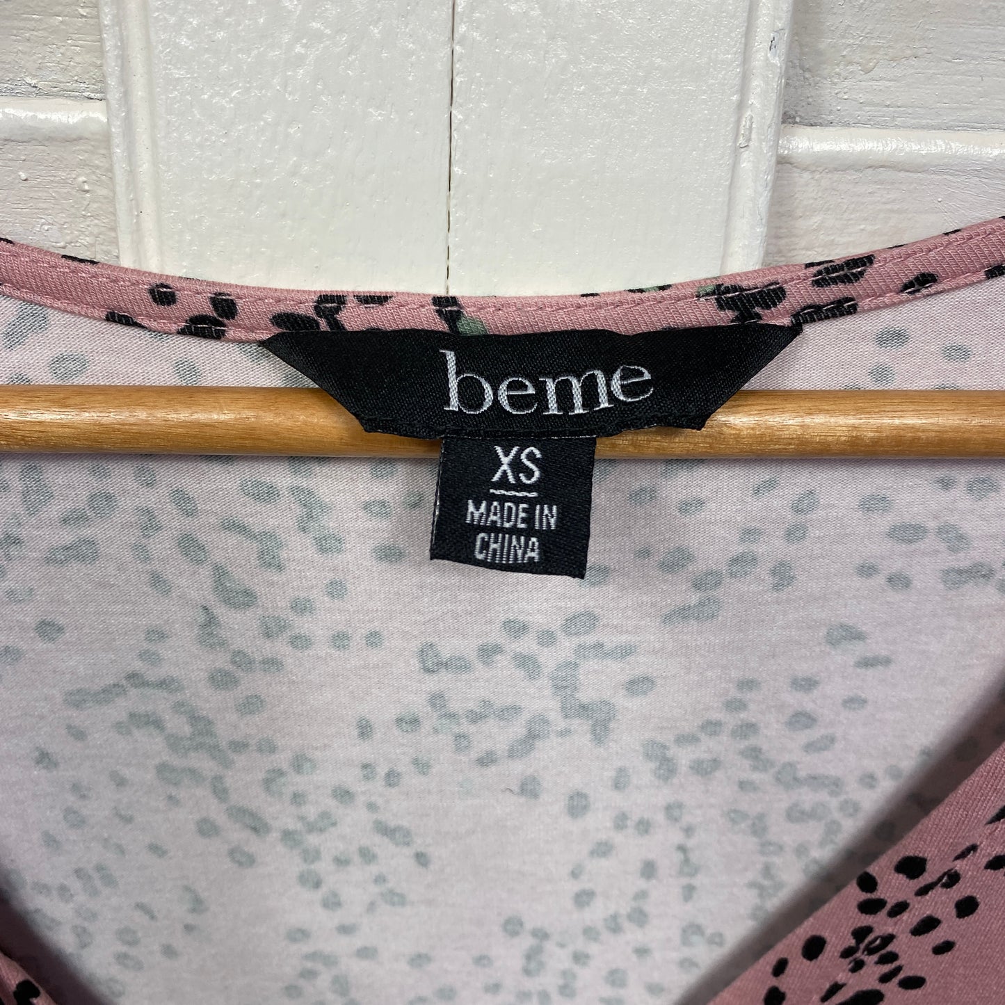 Beme Top Size 22 XL Long Sleeve Pink Black Draped V Neck Front