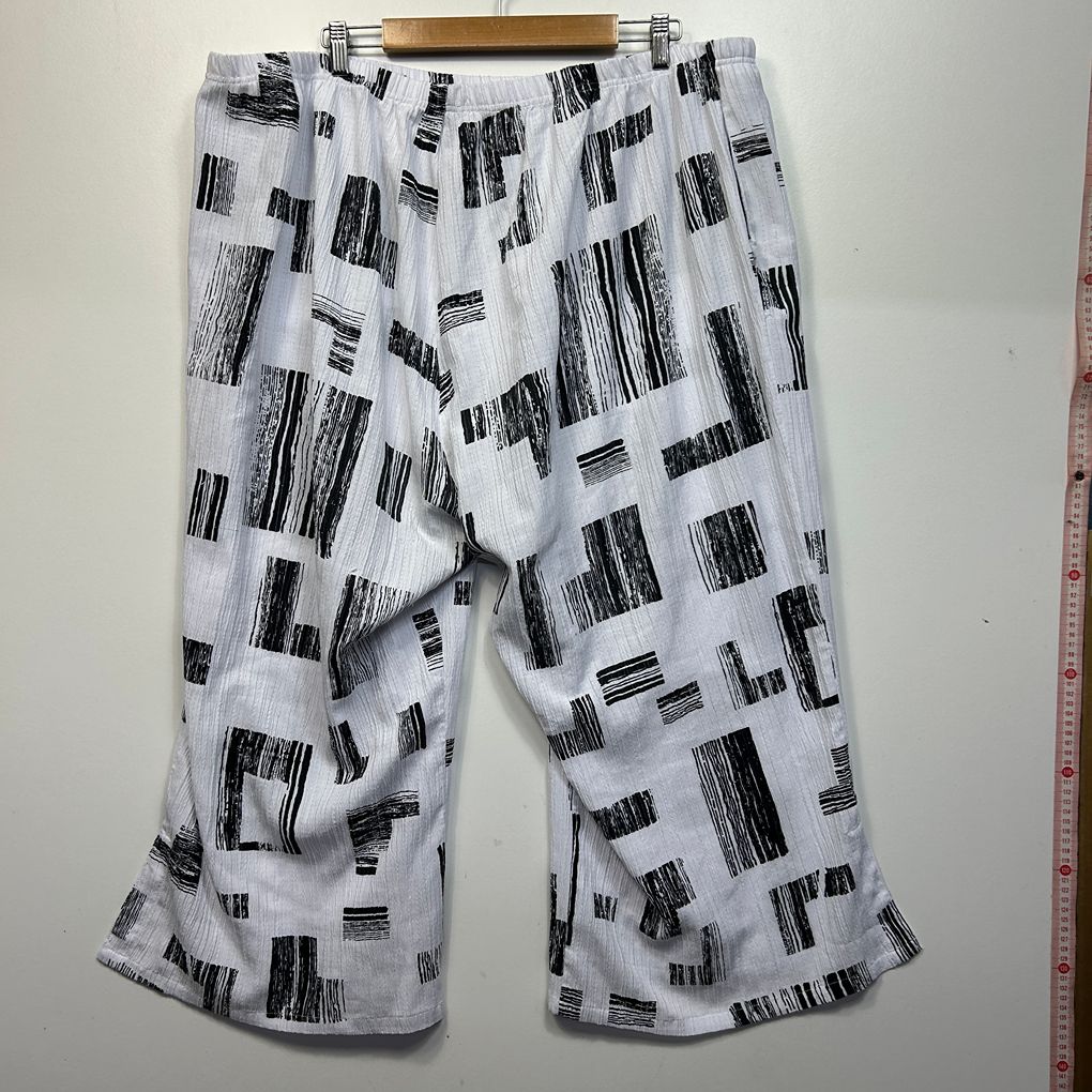 Taking Shape White Pants - Size 24