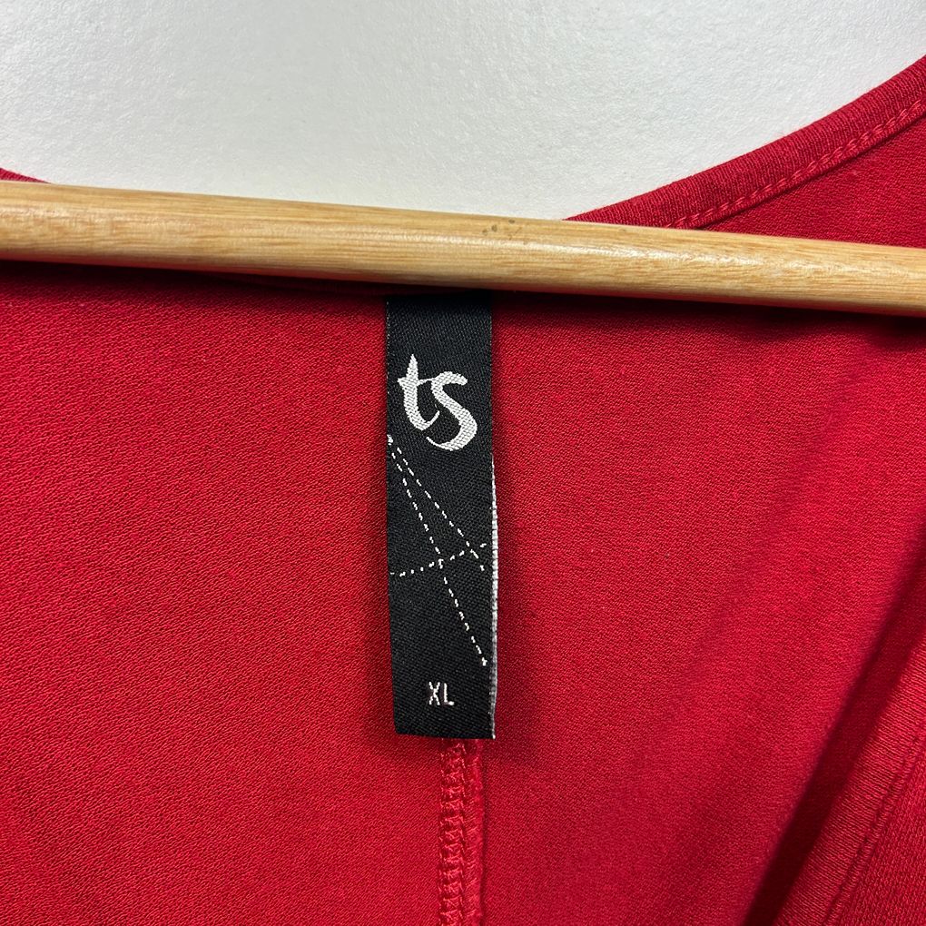 Taking Shape Red Top - Size 22/XL