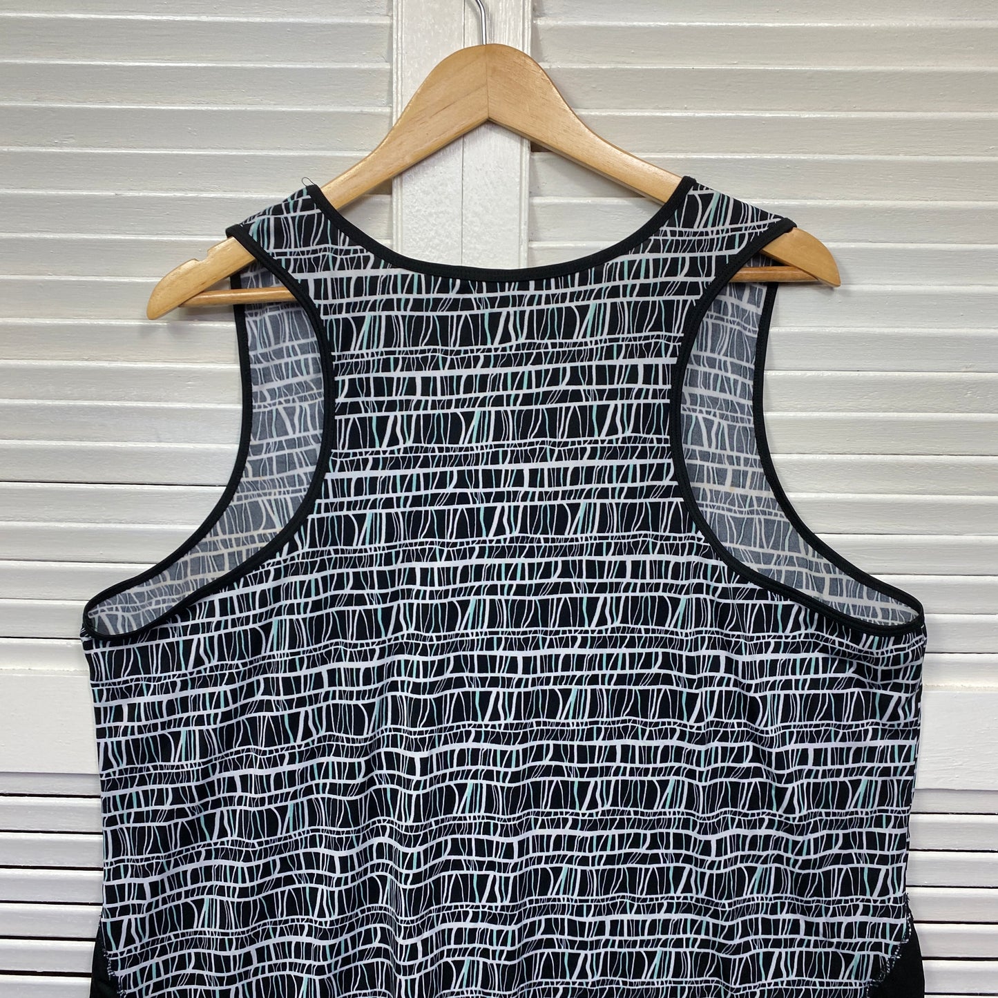 Elite Activewear Top Size 22 Sleeveless Black