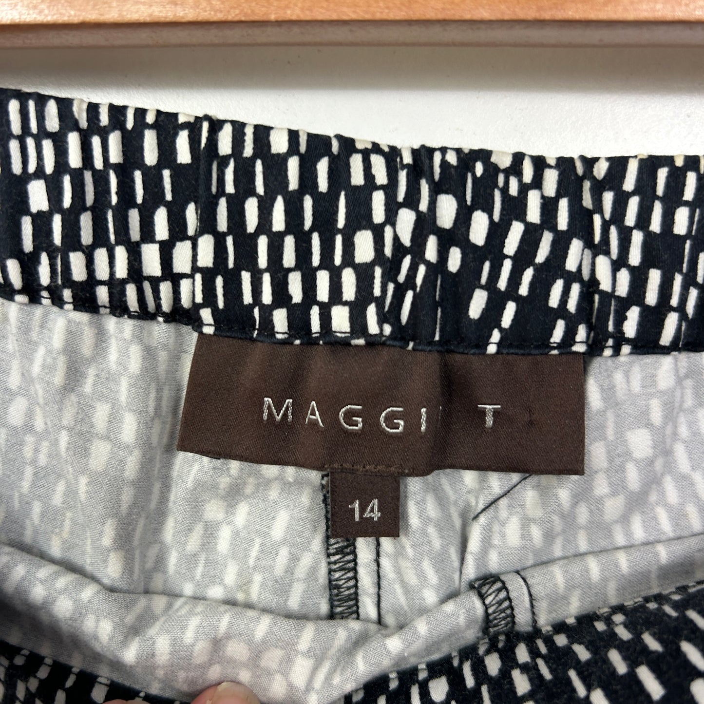 Maggie T Black and White Patterned Cropped Pants - Size 14