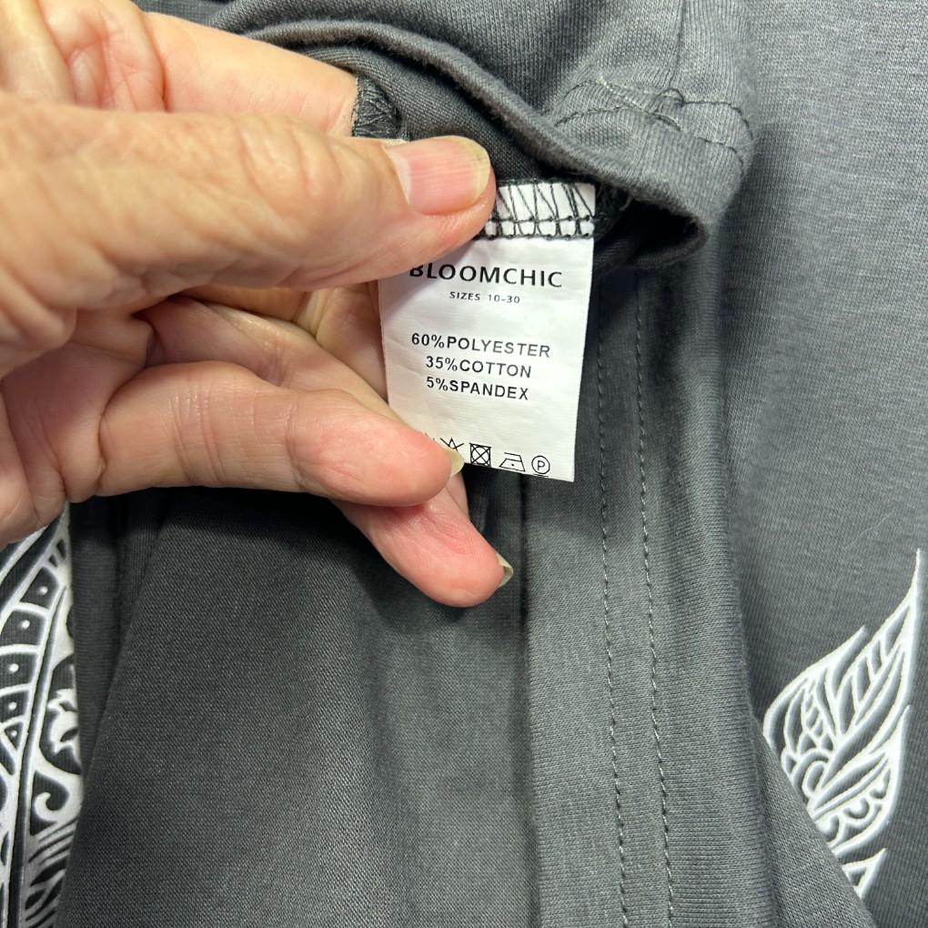 BloomChic Grey Feather Print Cotton Top - Size 18-20
