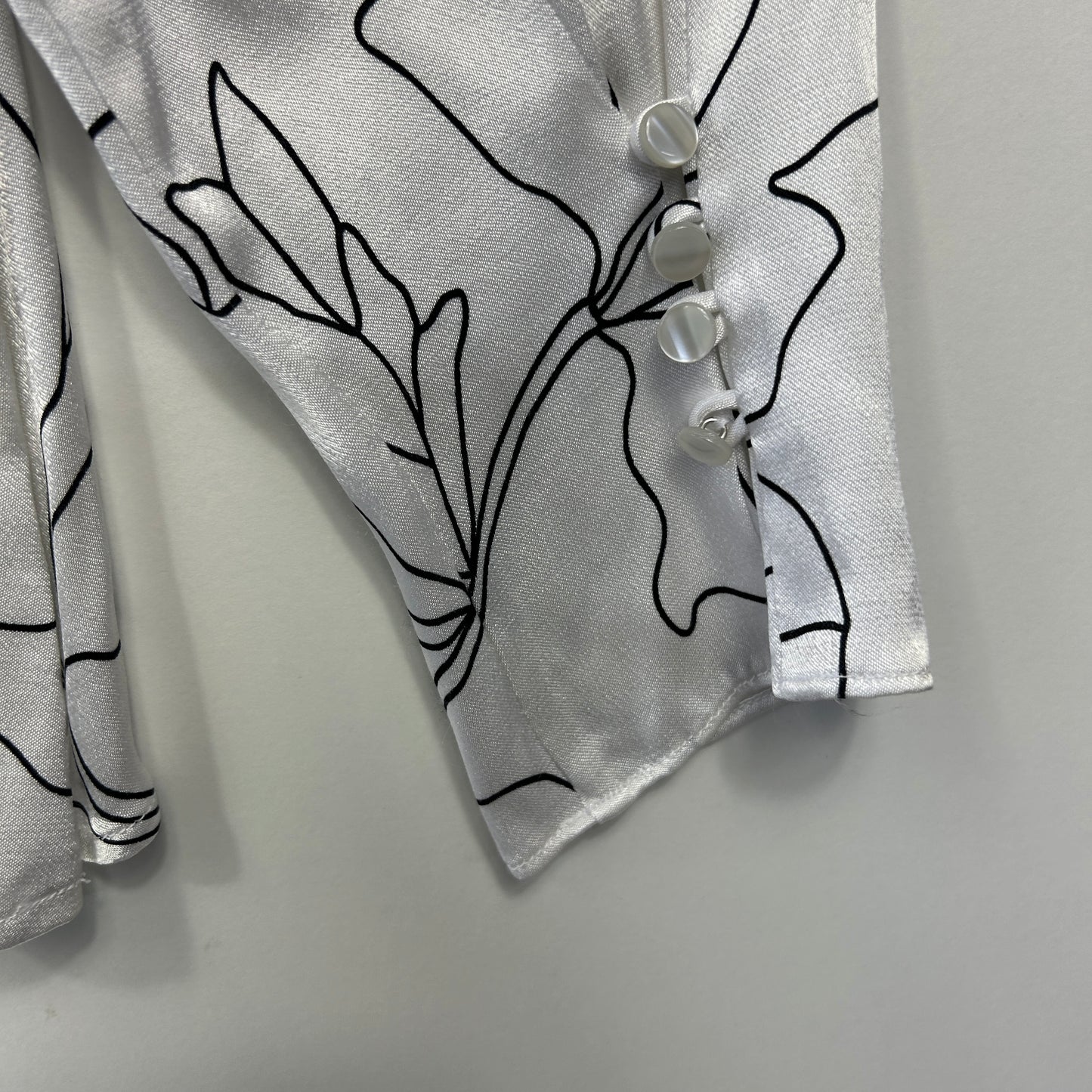 Sussan White Floral Line Art Print Top - Size 14