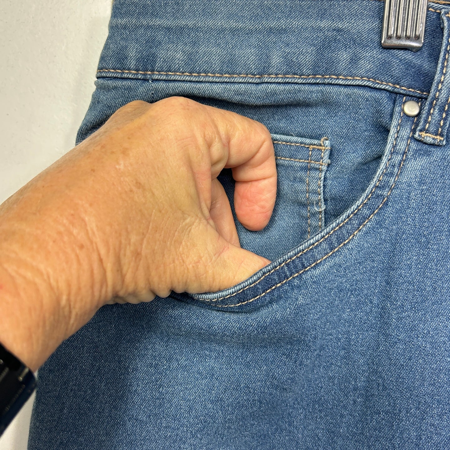 Suzanne Grae Blue Denim Jeans - Size 24